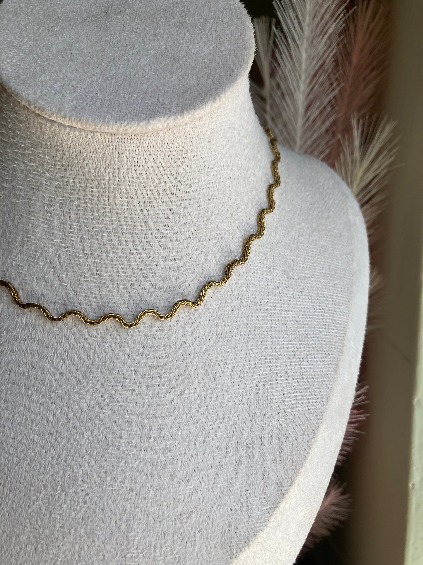 Collana Sway