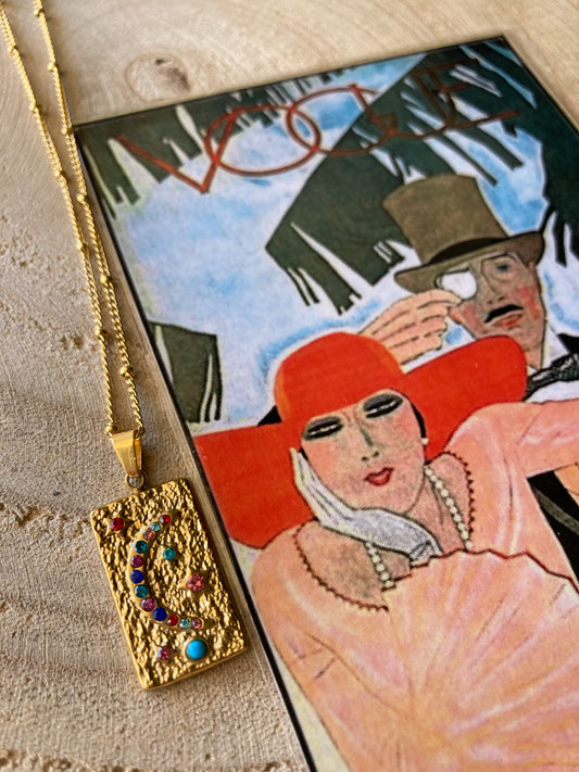 Collana in acciaio con un pendente