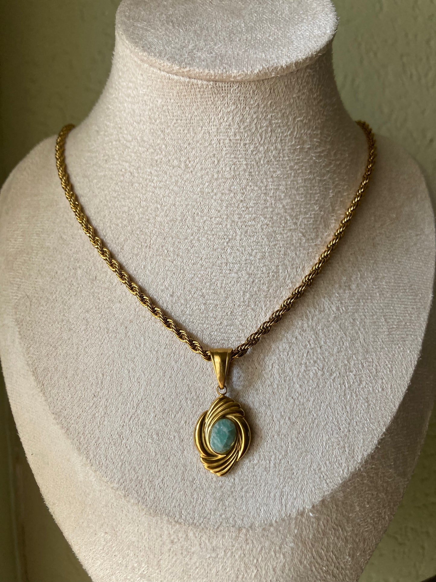 Collana India