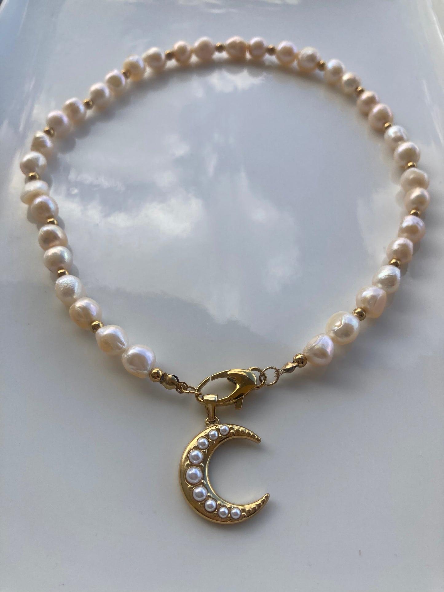 Collana Girocollo Perle di Fiume e Pendente in Acciaio