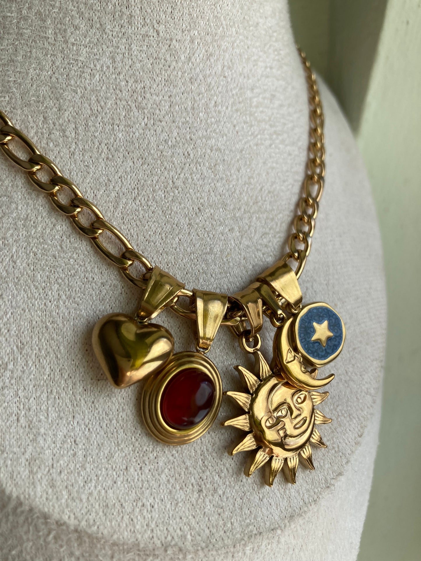 Collana Figaro 5 Pendenti, Centrale SoleLuna