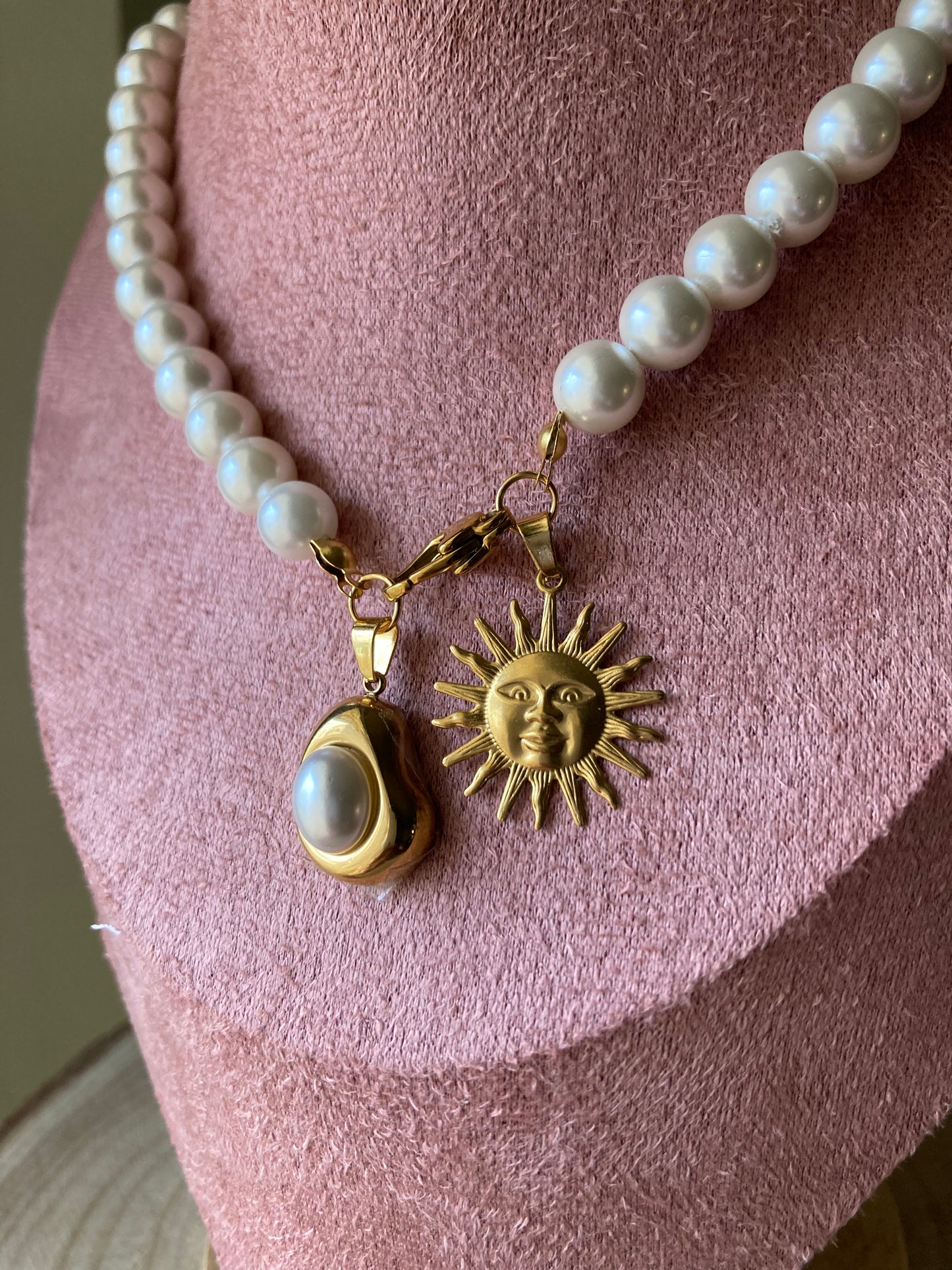 Collana con perle di Majorca e due pendenti