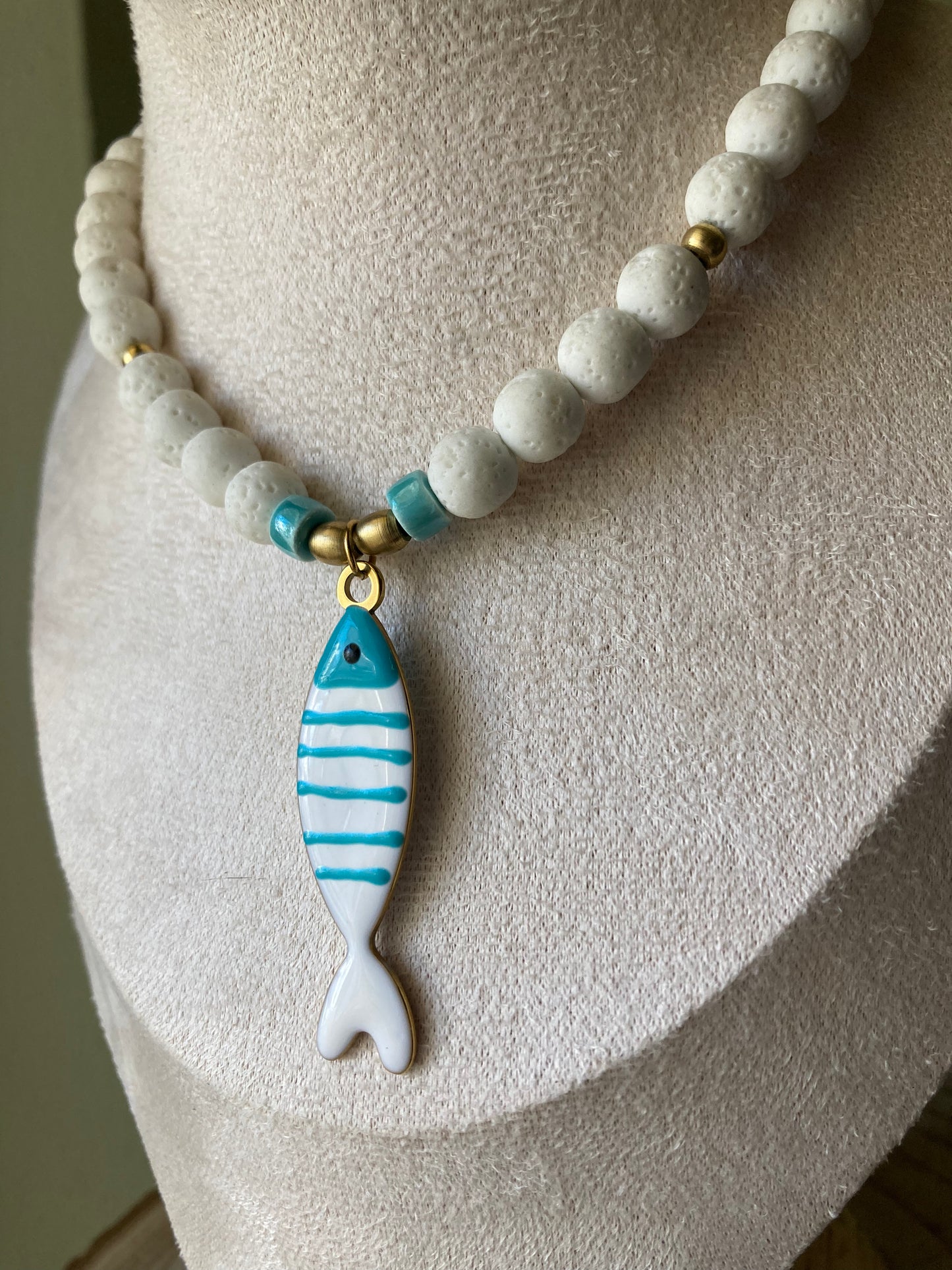 Collana Pietra Lavica Bianca Pendente Pesce  Turchese Acciaio