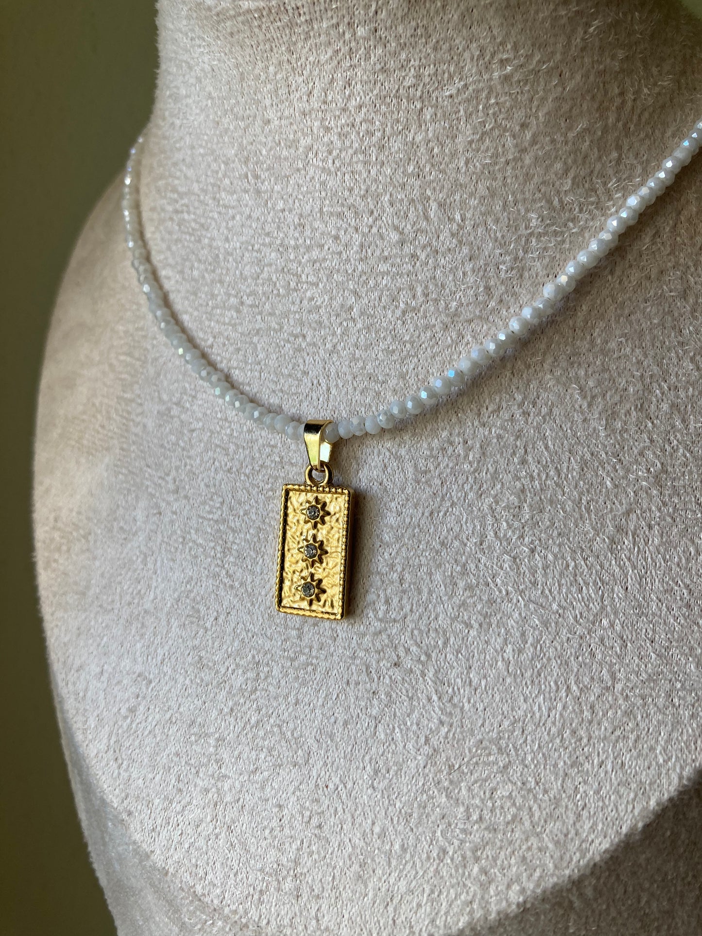 Girocollo Cristalli Bianchi Pendente Medaglietta 3 Punti Luce