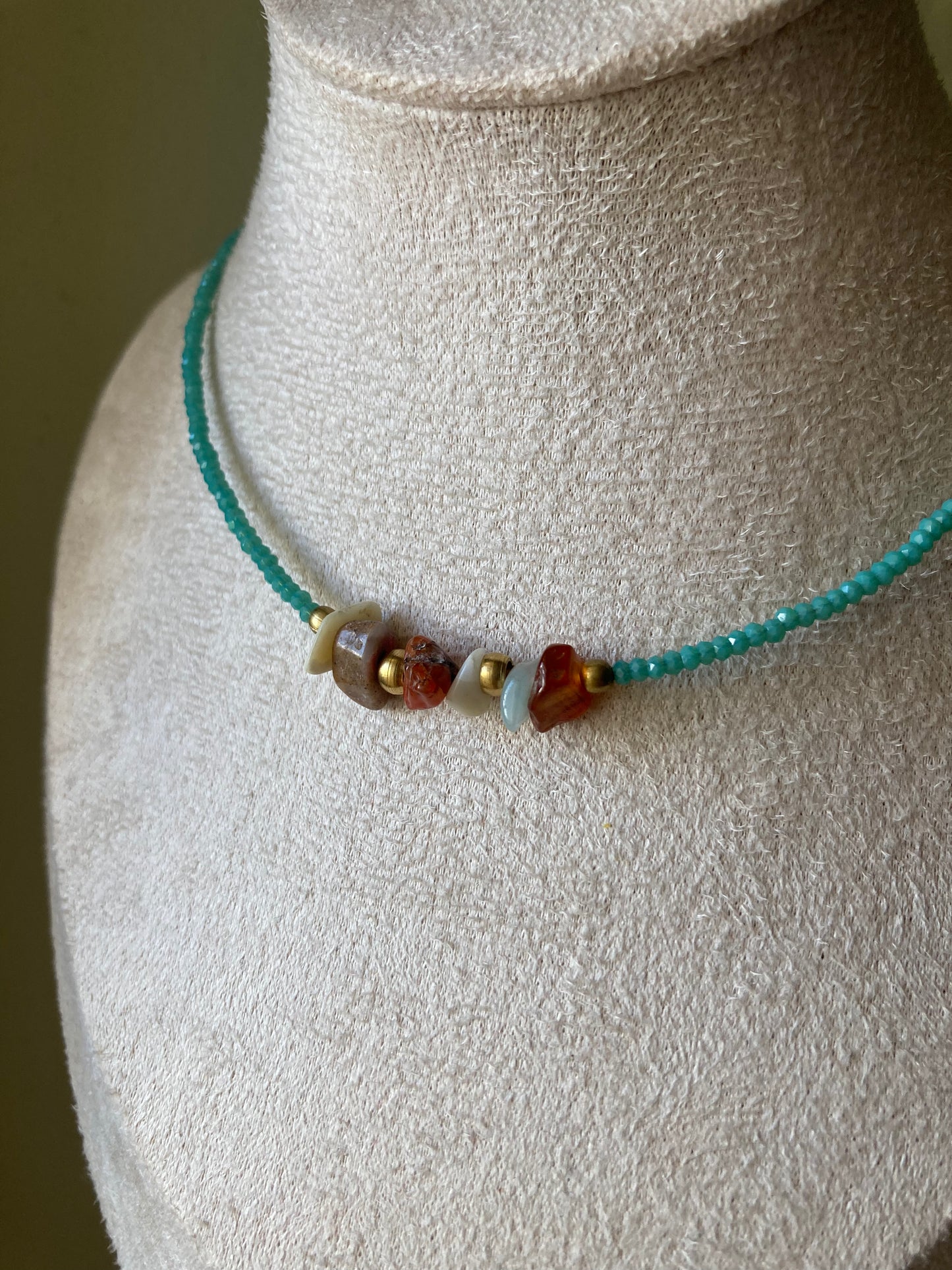 Collana Cristalli Chips di Pietra  Centrali