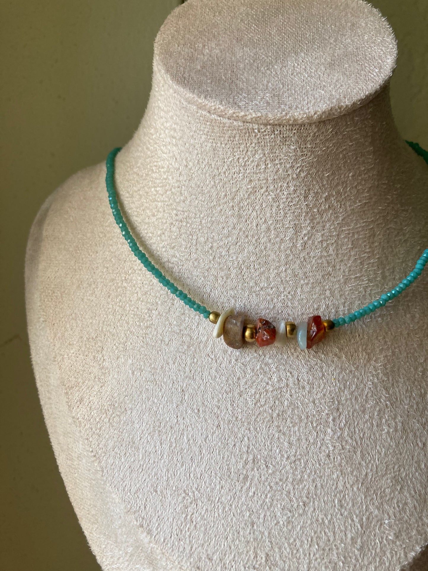 Collana Cristalli Chips di Pietra  Centrali