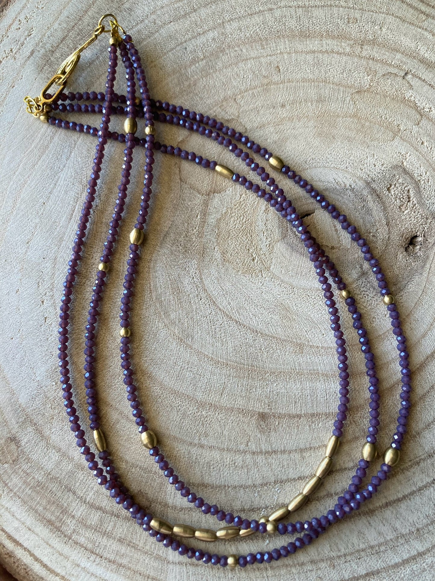 Girocollo 3 Fili Con Cristalli e Pepite Ottone