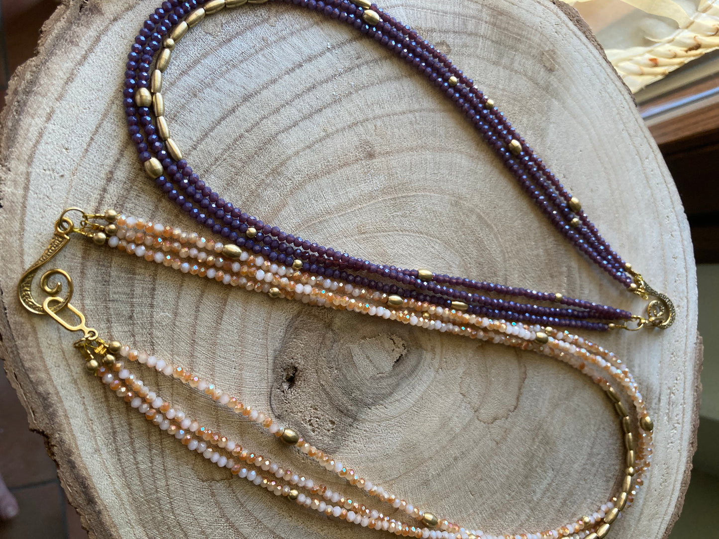 Girocollo 3 Fili Con Cristalli e Pepite Ottone