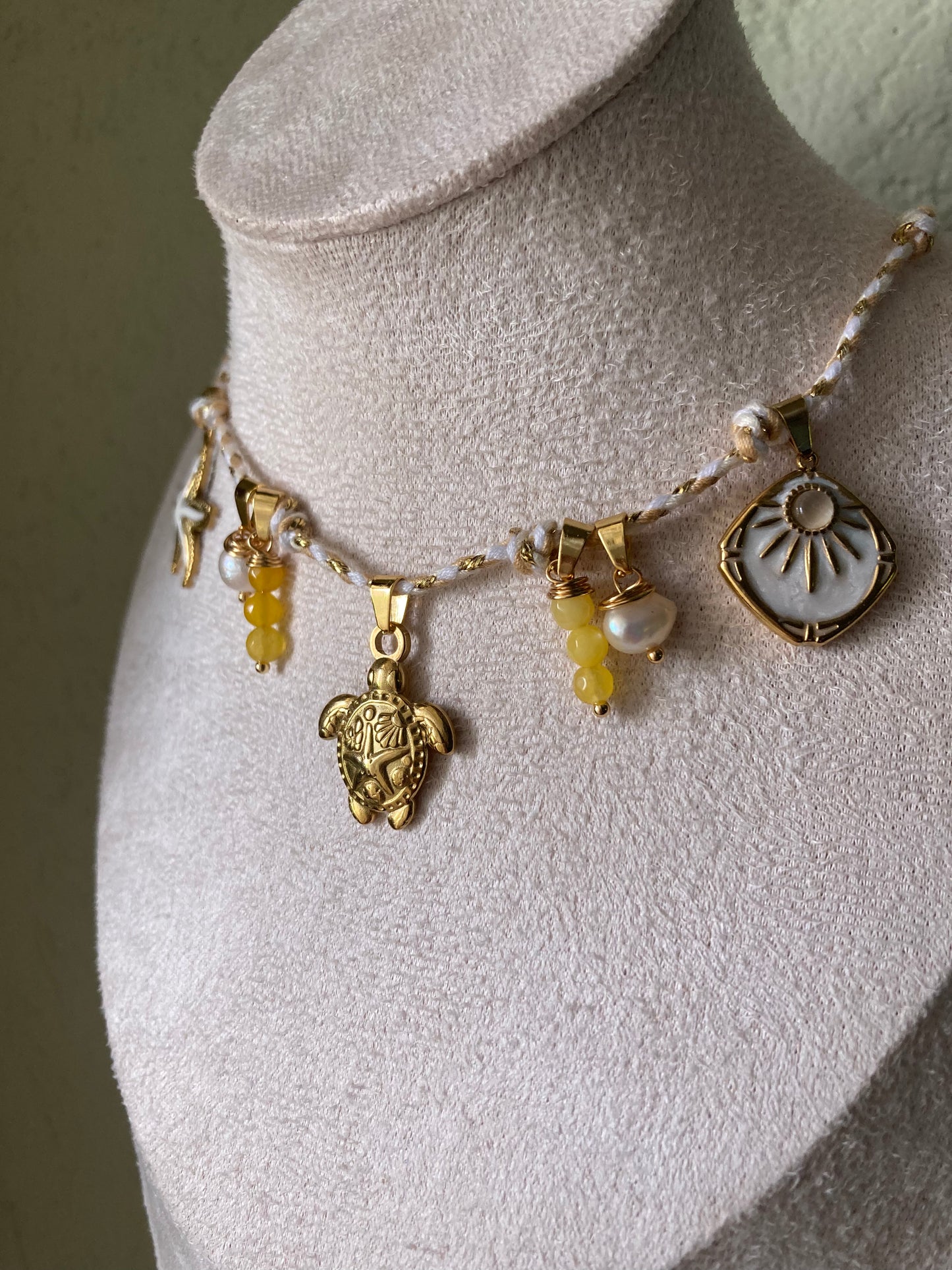 Collanina Kora Cordino Bianco 5 Pendenti