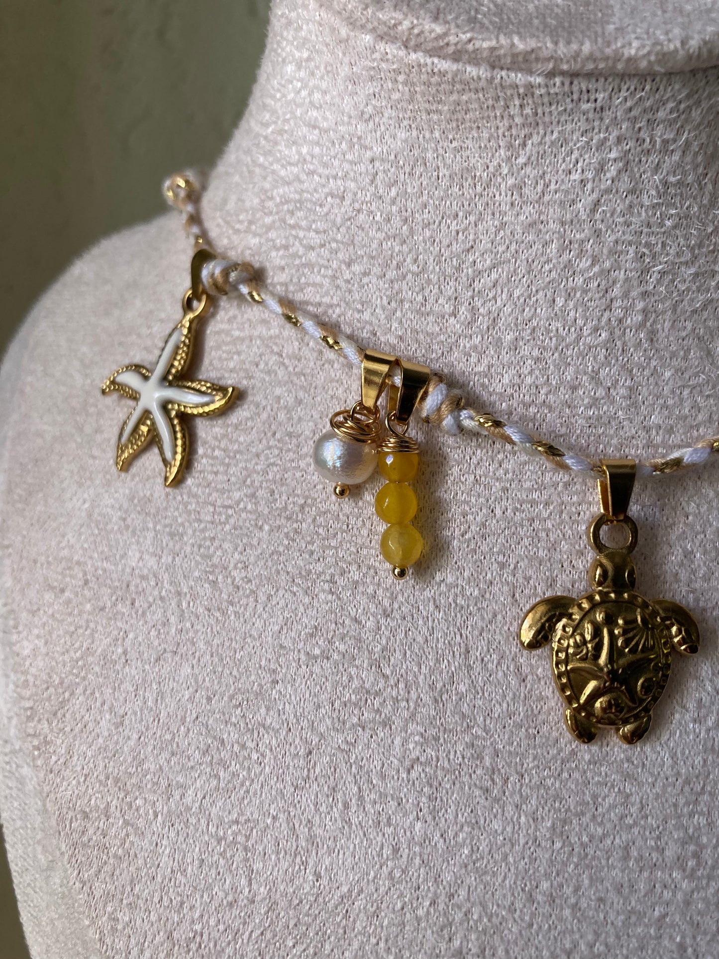 Collanina Kora Cordino Bianco 5 Pendenti