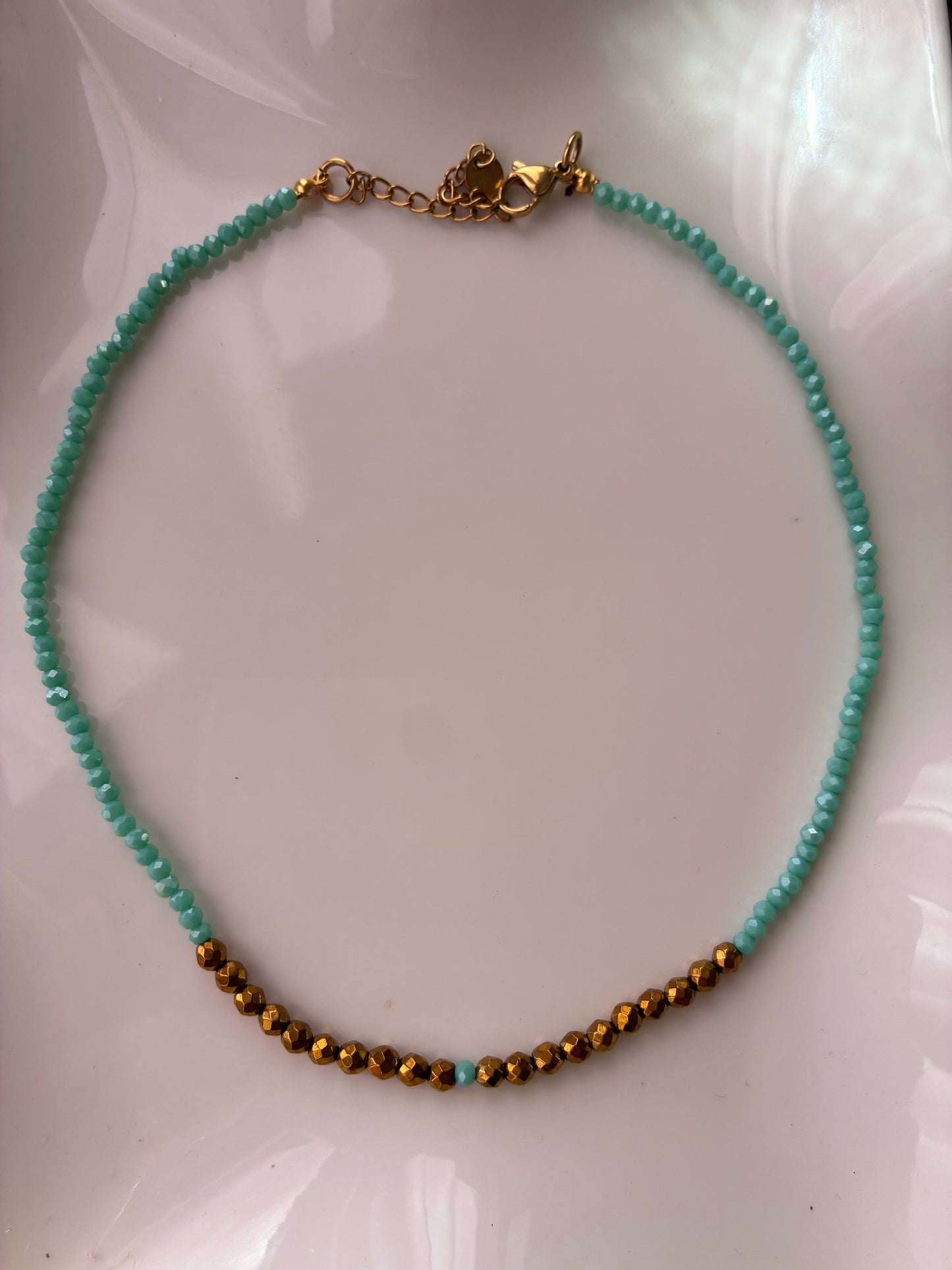 Girocollo Cristalli Turchese, tonalità verde acqua, Ematite Dorata