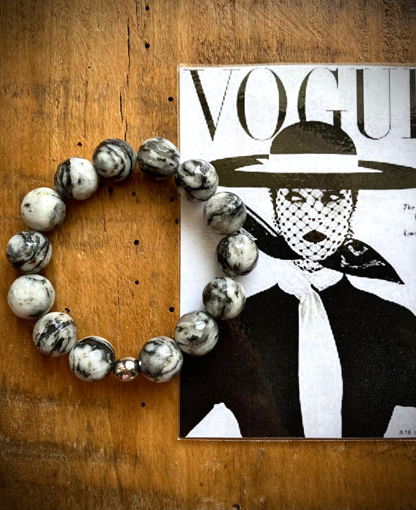 Bracciale con elastico e pietre dure