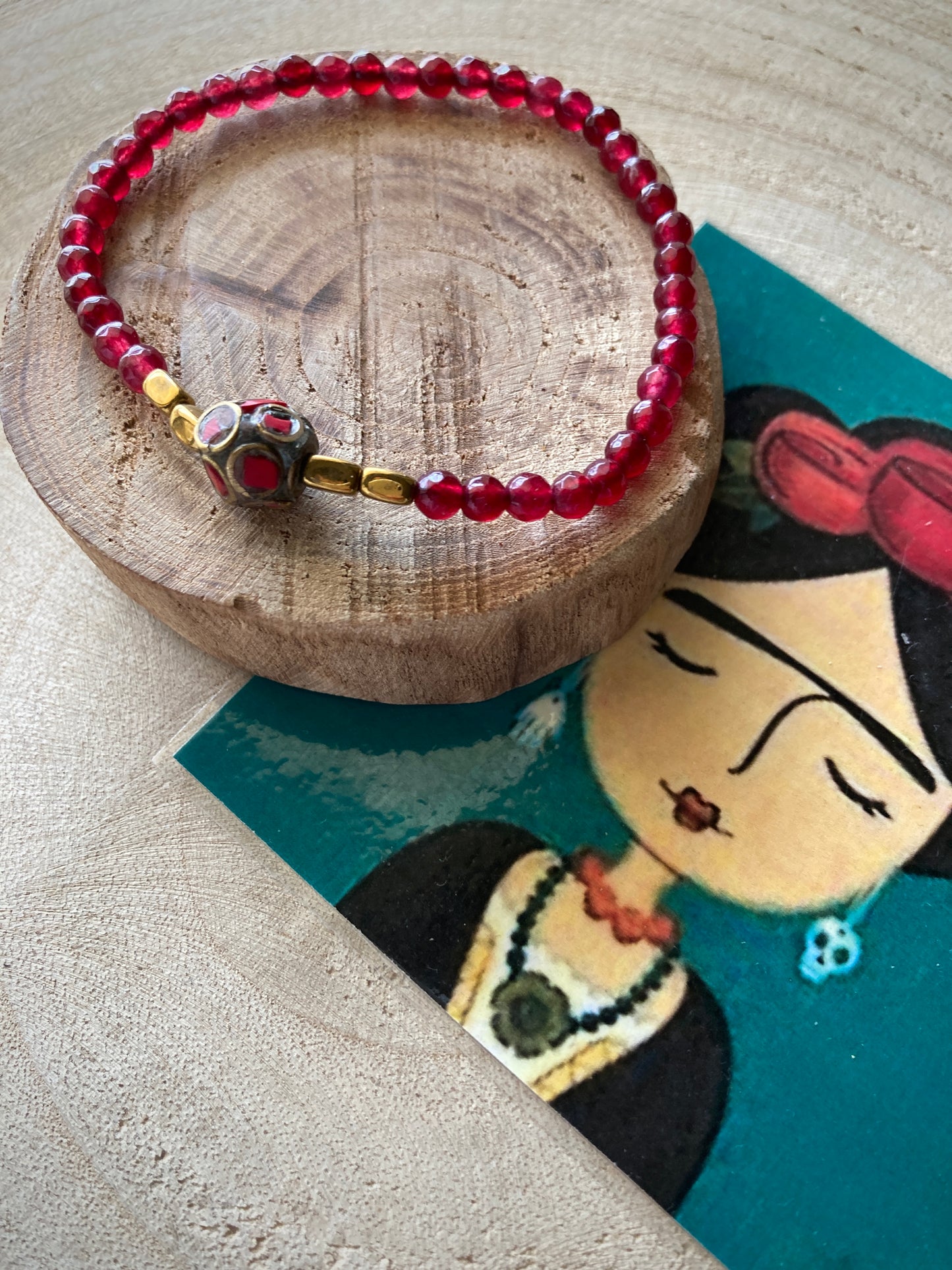 Bracciale con elastico e pietre dure