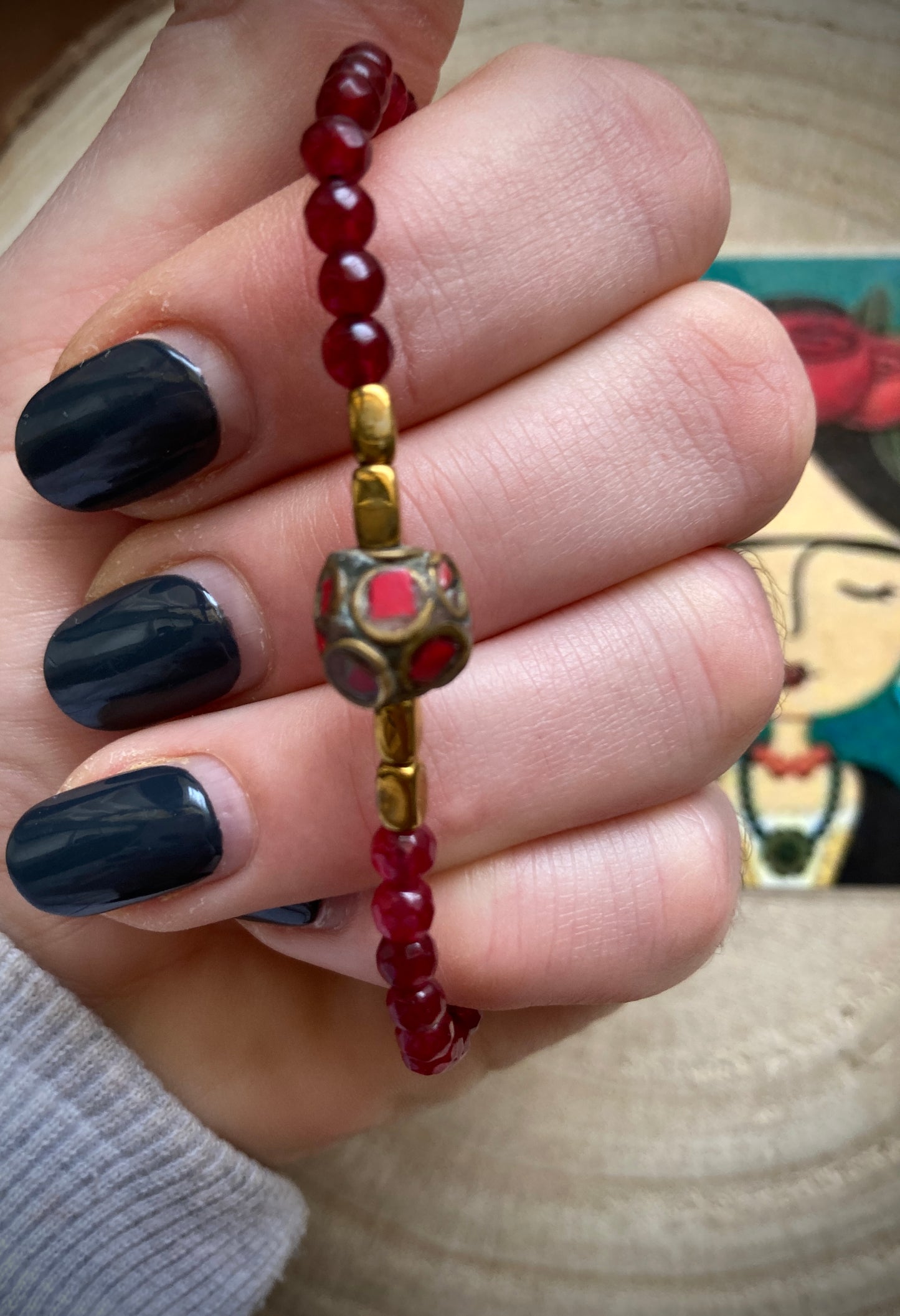 Bracciale con elastico e pietre dure