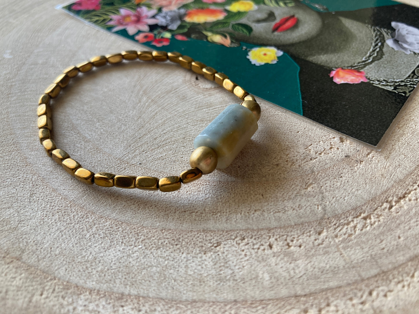 Bracciale con elastico e pietre dure