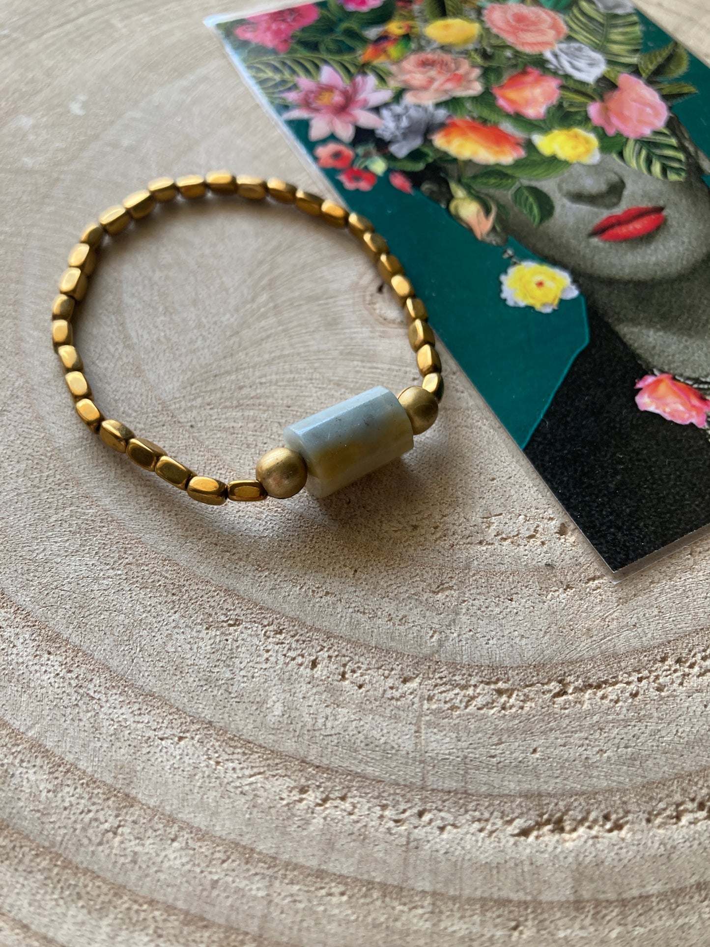 Bracciale con elastico e pietre dure