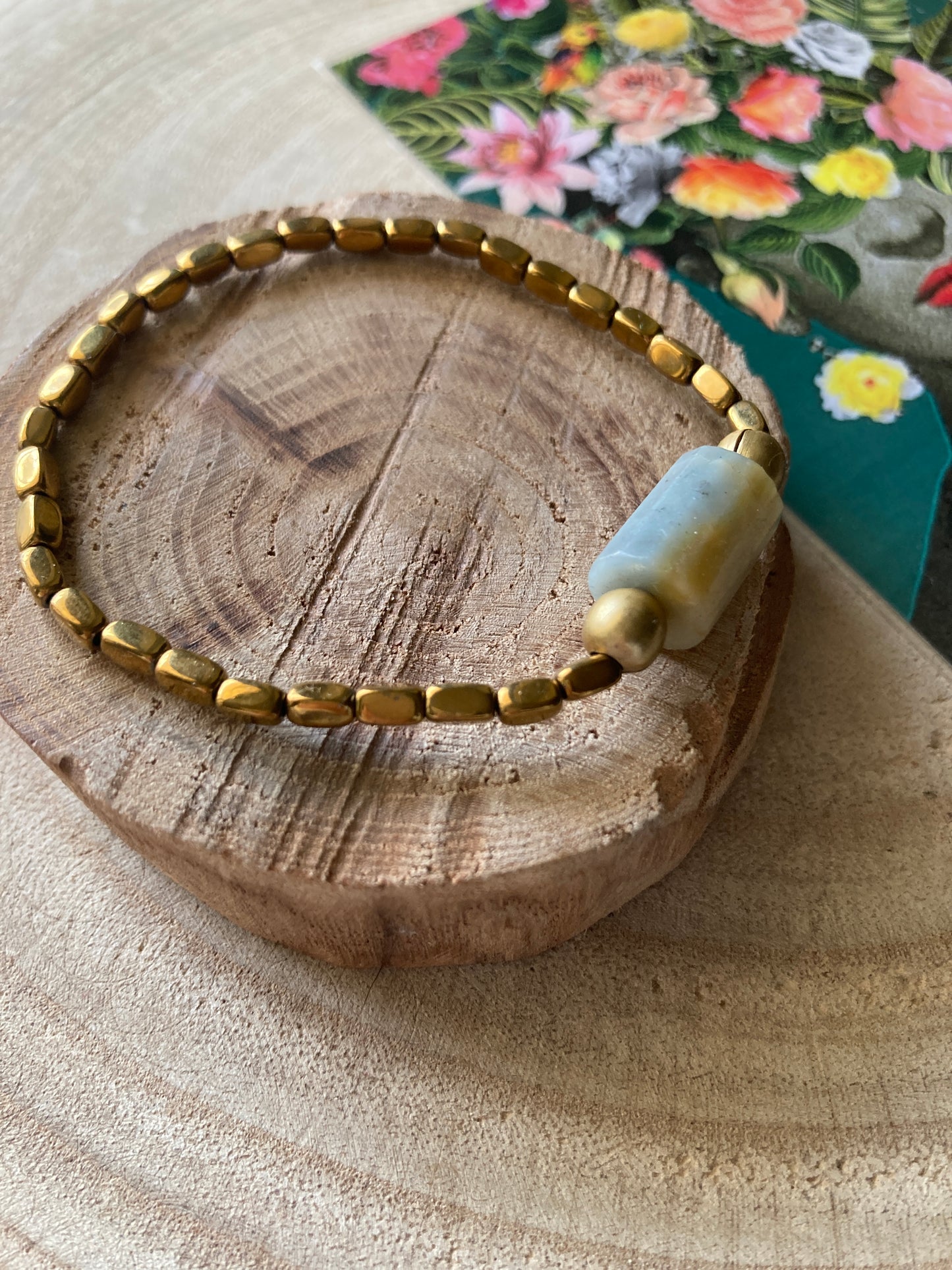 Bracciale con elastico e pietre dure