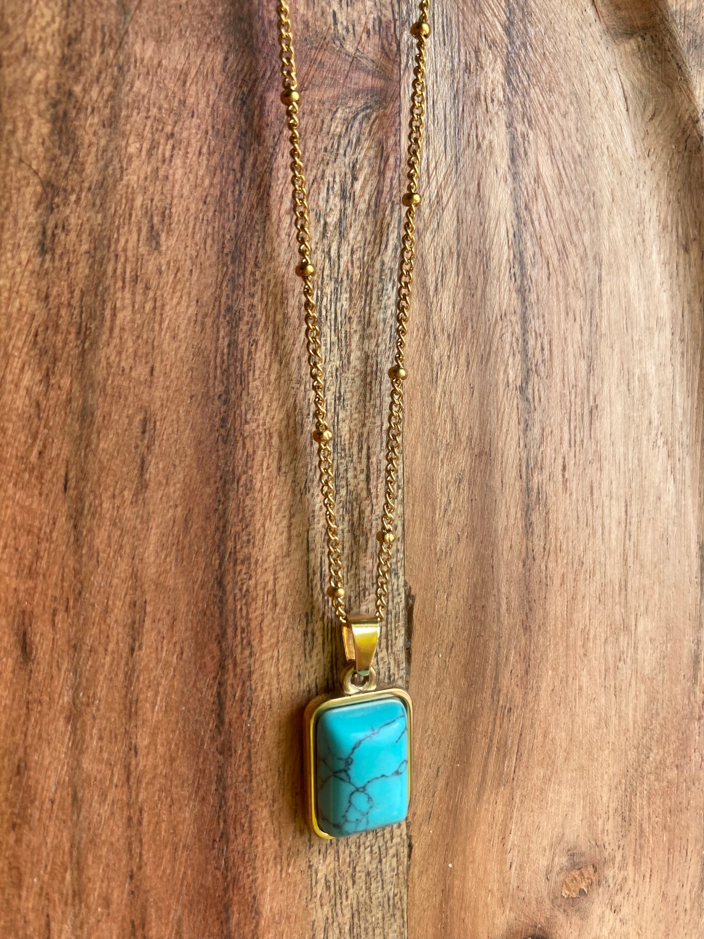 Collana In Acciaio Con Pendente Turchese Rettangolare