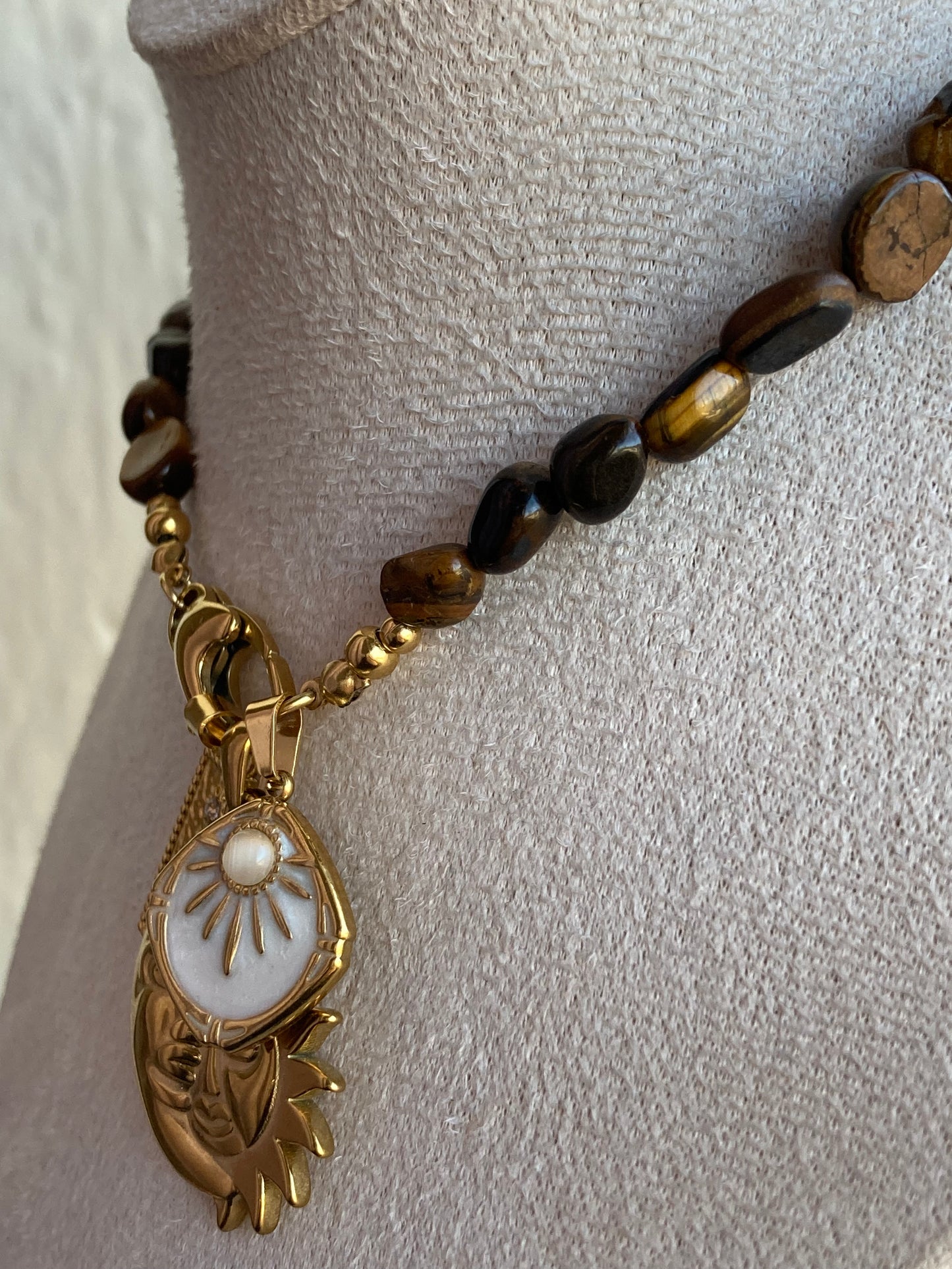 Collana Sasso Burattato Occhio di Tigre con Tre Pendenti
