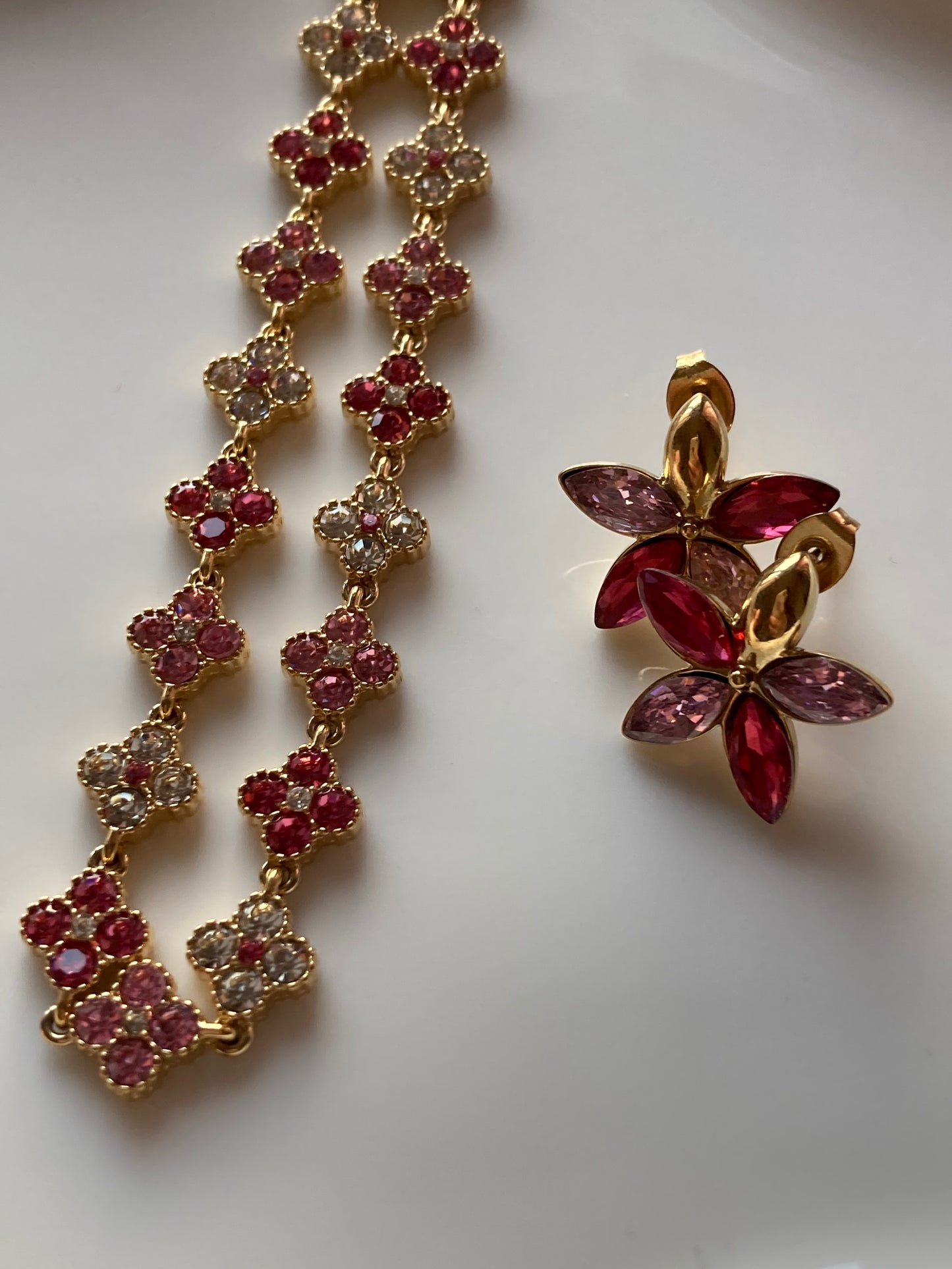 Glow Bloom Necklace Gold