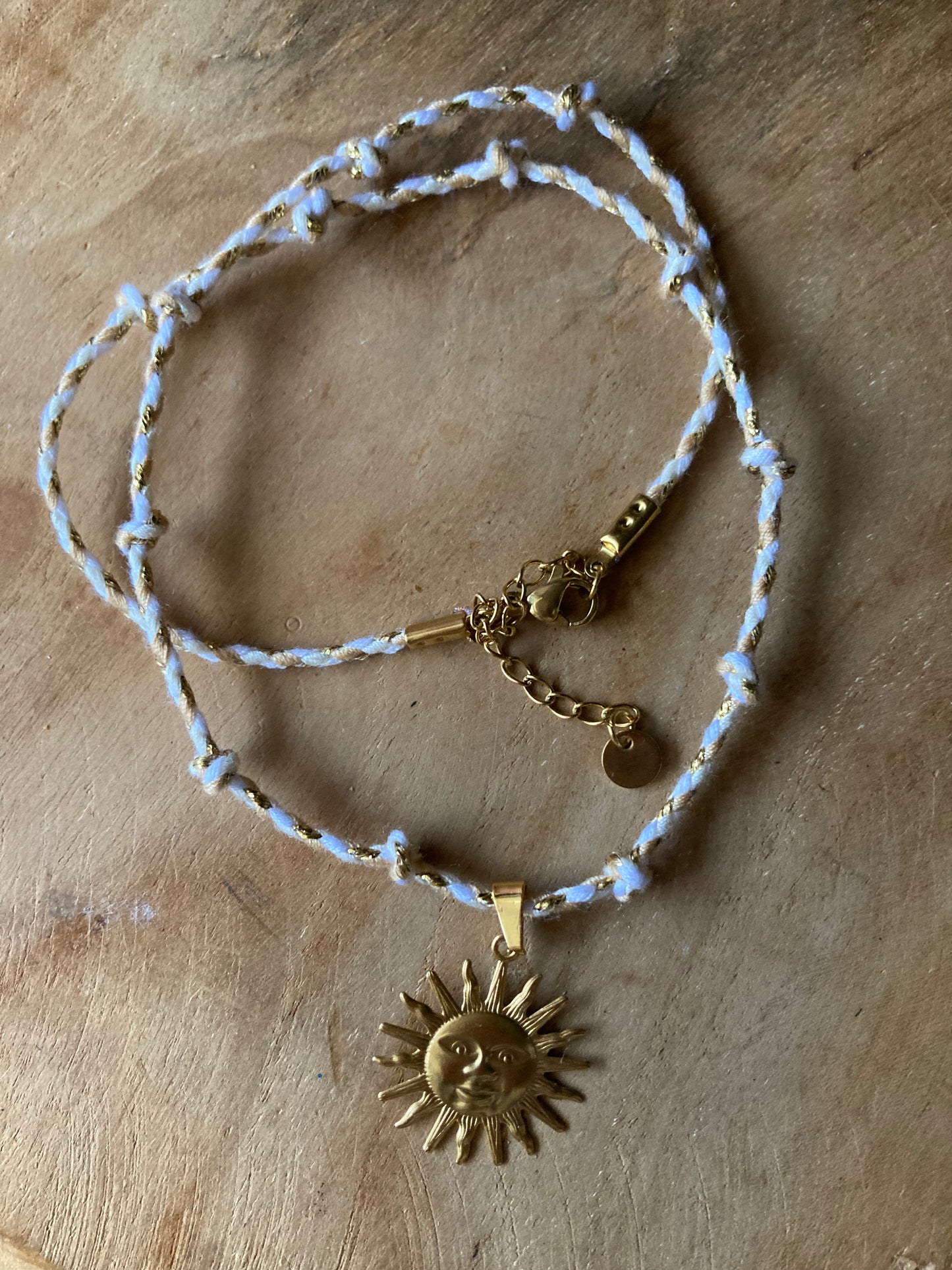 Collanina Kora cordino bianco un pendente