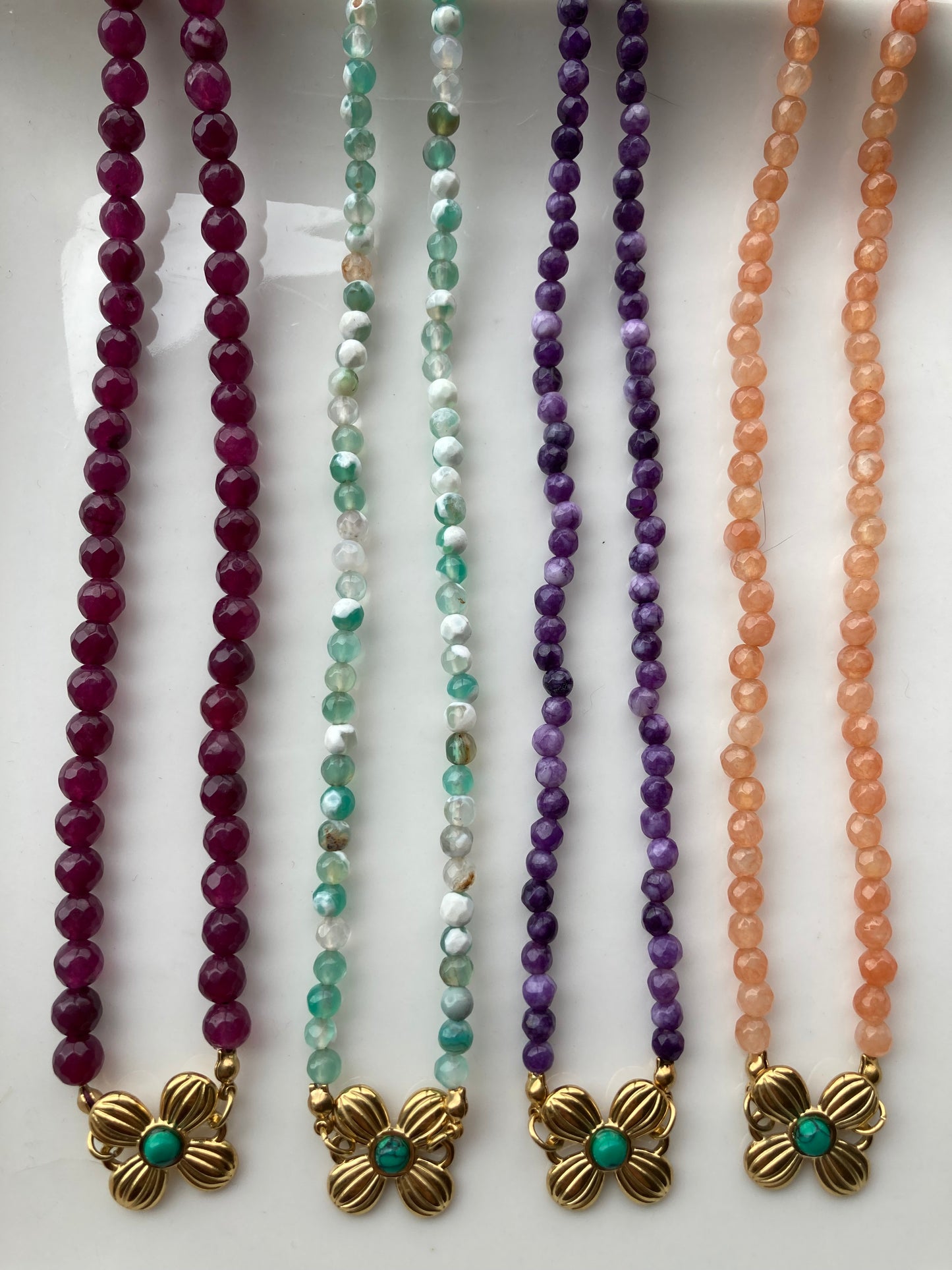 Collana Girocollo Choker con Pietre Dure e Centrale Fiore