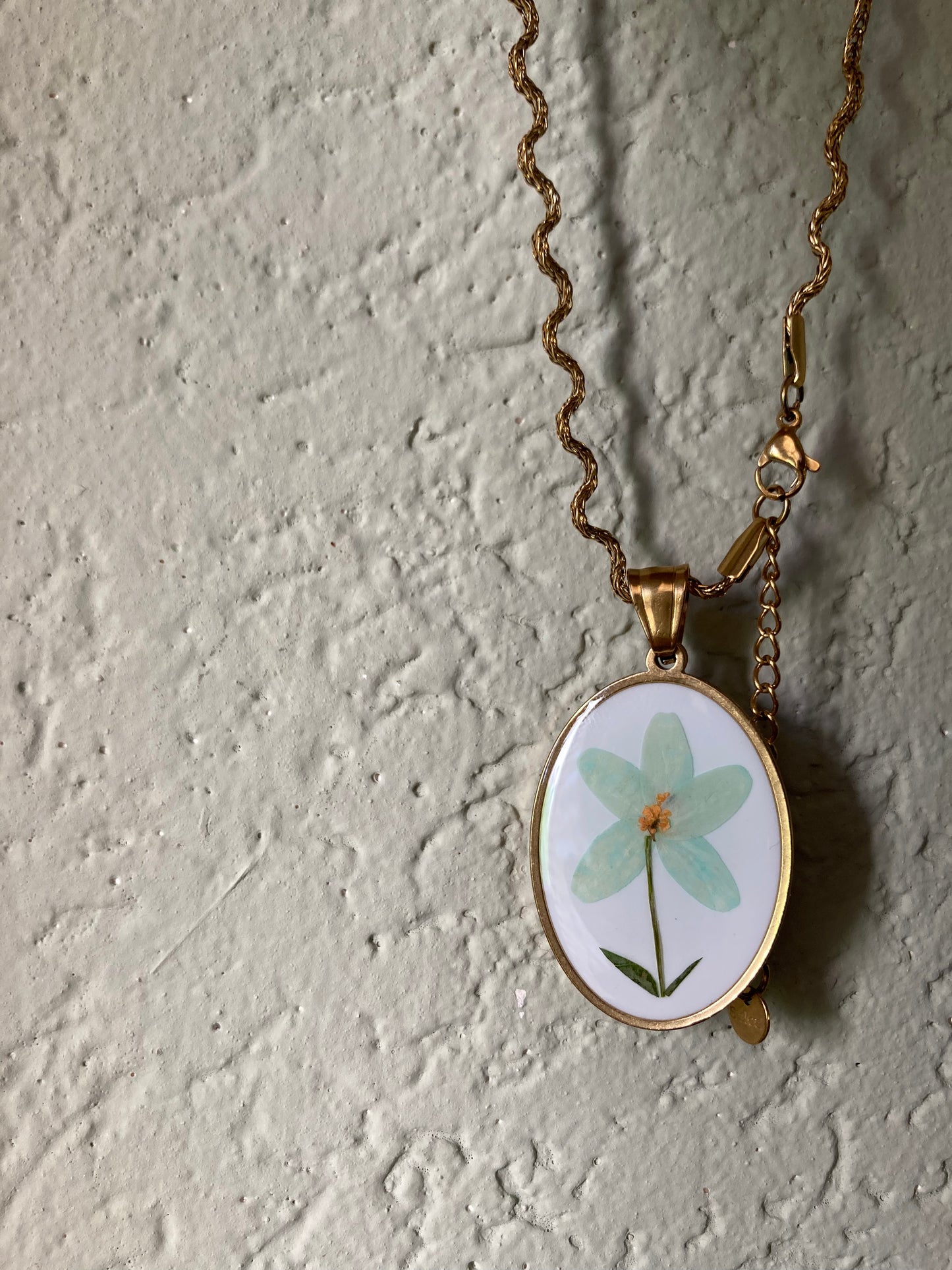 Ciondolo Petalo D'Epoca Gold