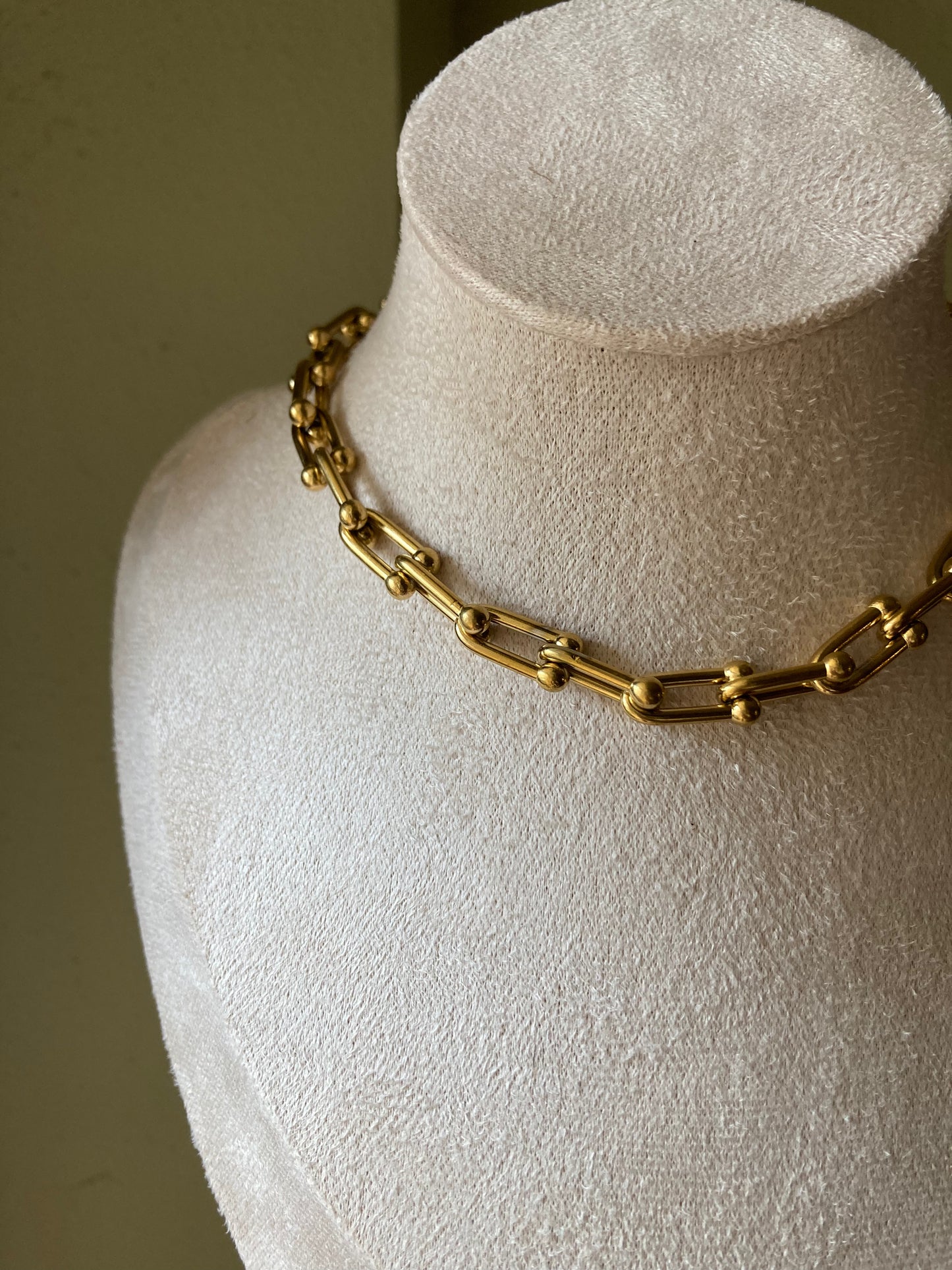 Chain Rebel, choker staffa