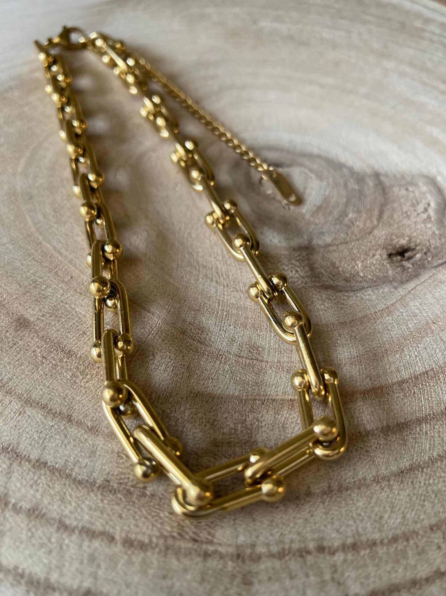 Chain Rebel, choker staffa