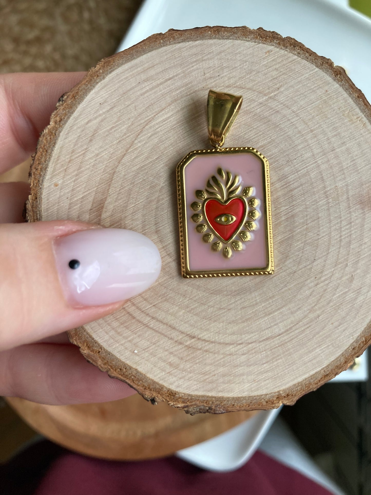 Ciondolo Medaglia Cuore Sacro Sfondo Rosa, Gold