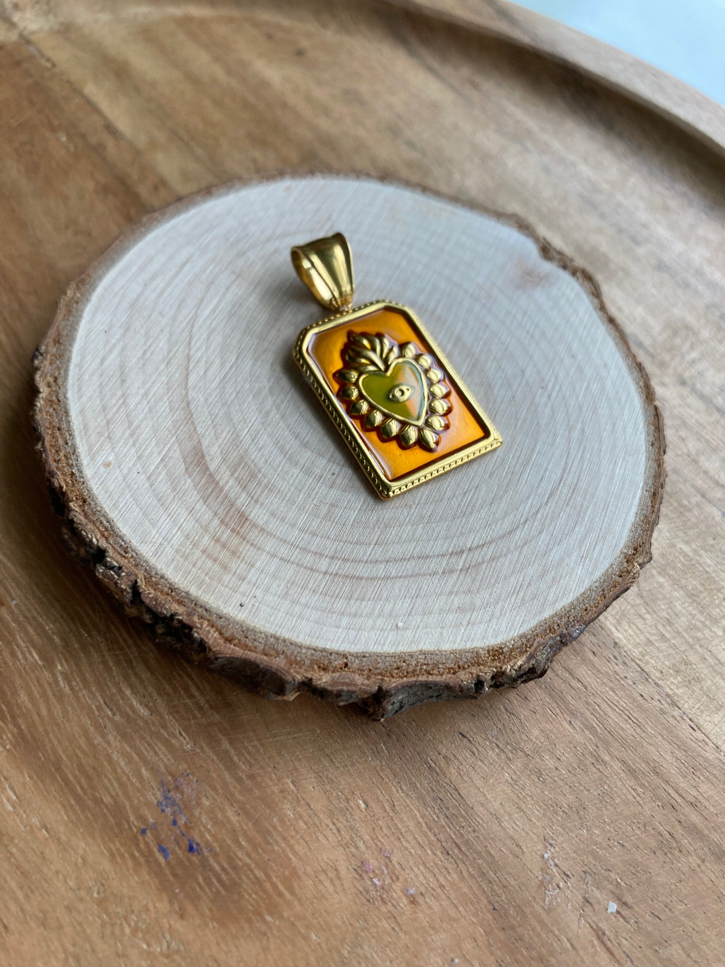 Ciondolo Medaglia Cuore Sacro Sfondo Arancio, Gold