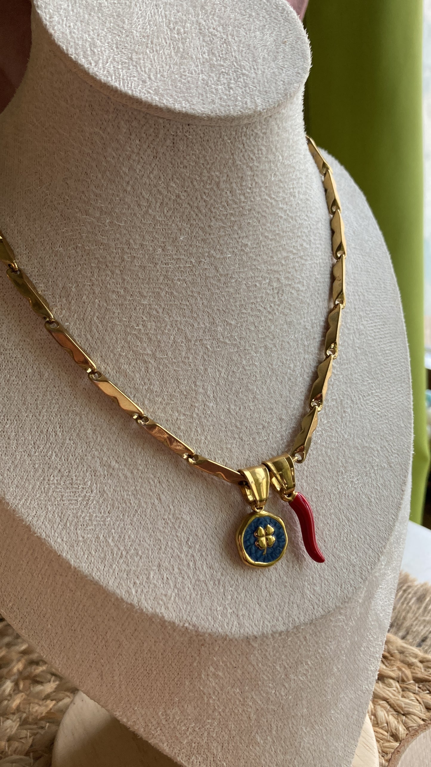 Ciondolo Quadrifoglio Smaltato Blu, Gold