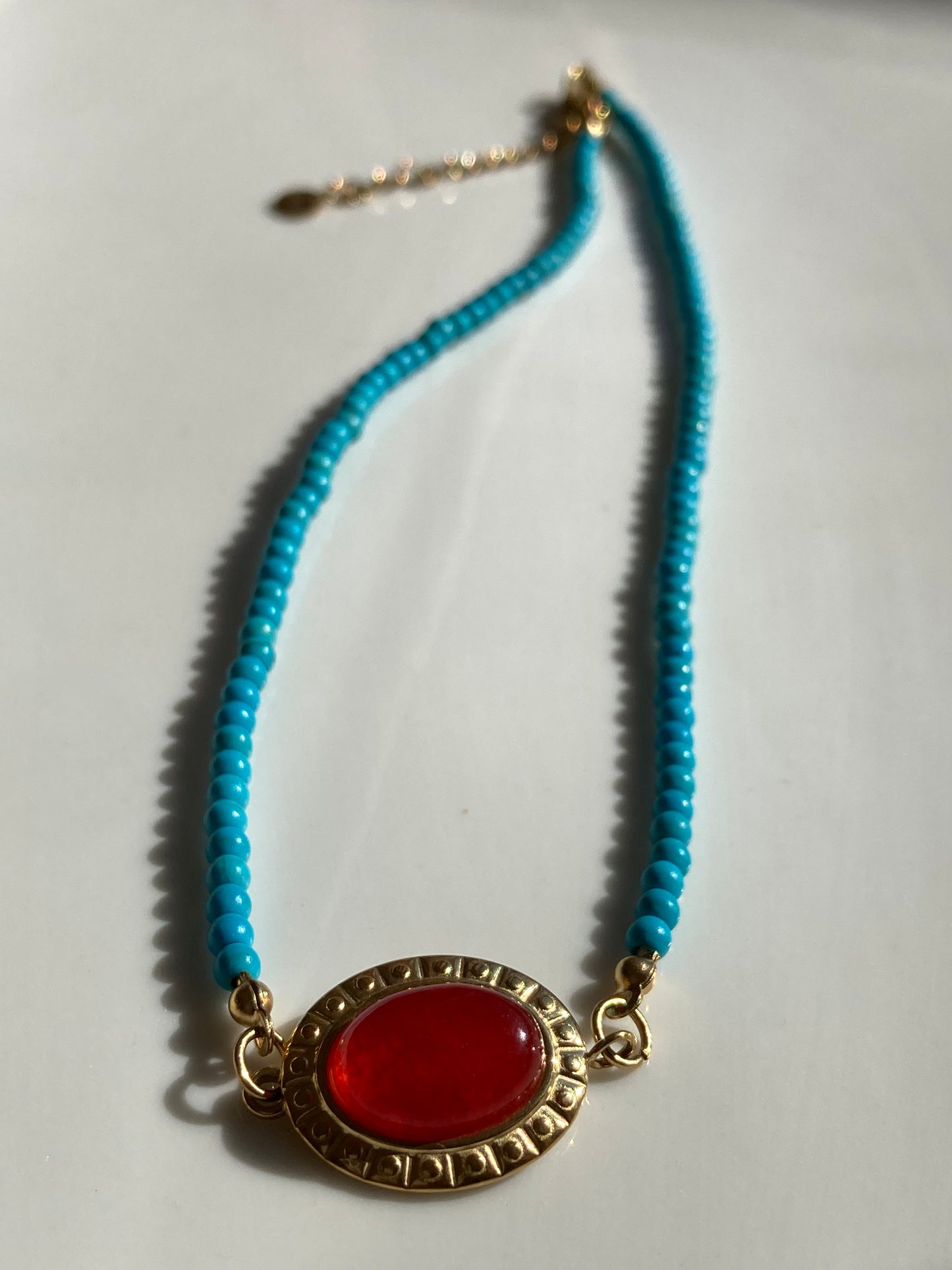 Girocollo Choker Pasta di Turchese con Gemma Rossa Centrale