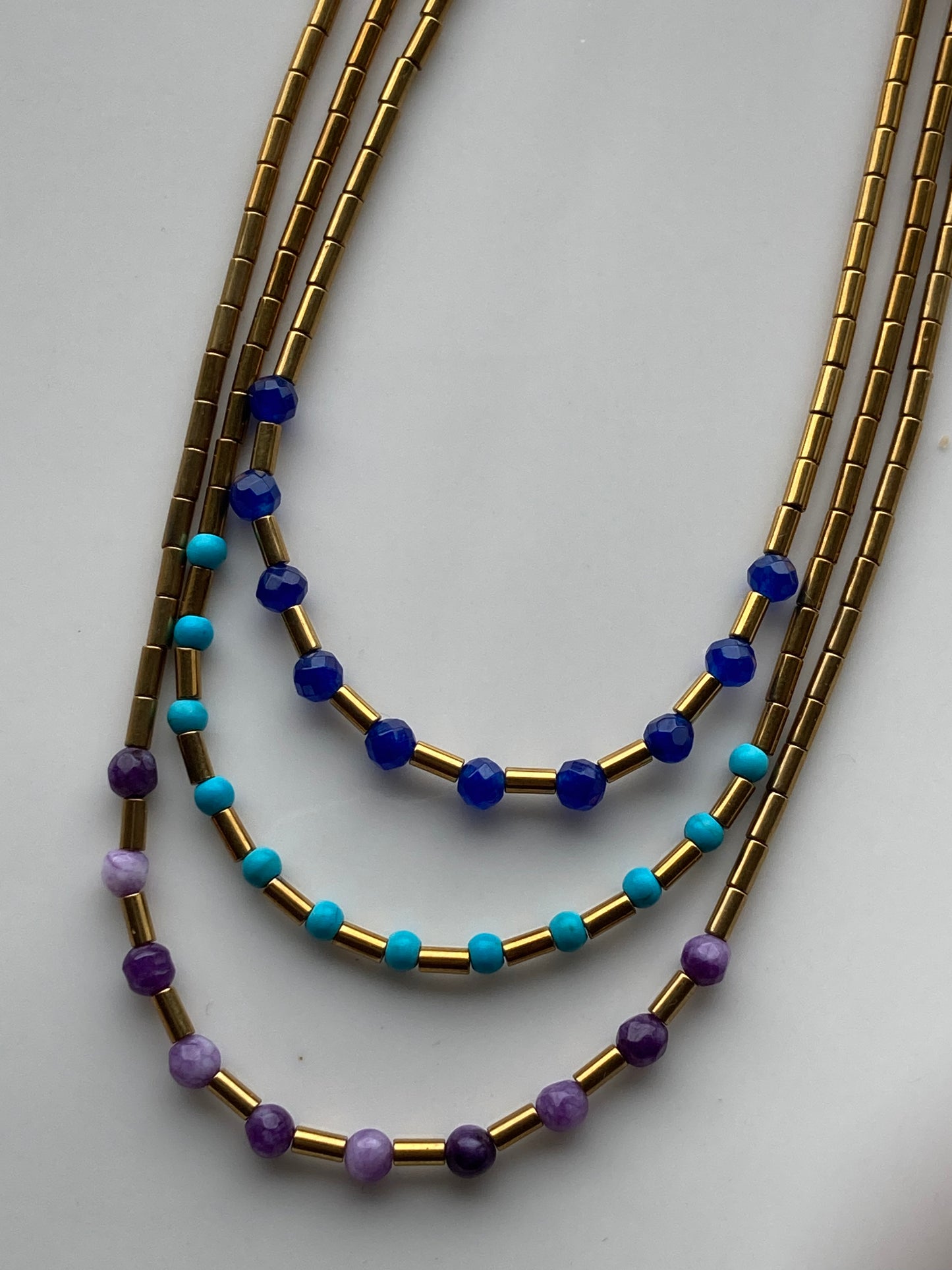 Girocollo Choker Ematite Dorata con Pietre Colorate