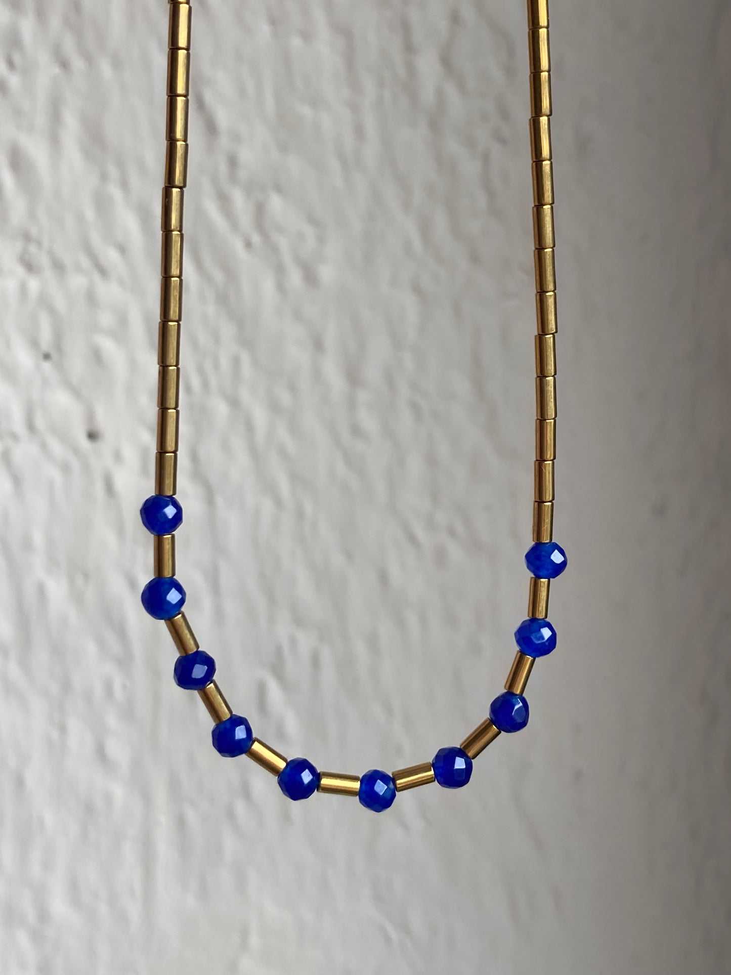 Girocollo Choker Ematite Dorata con Pietre Colorate