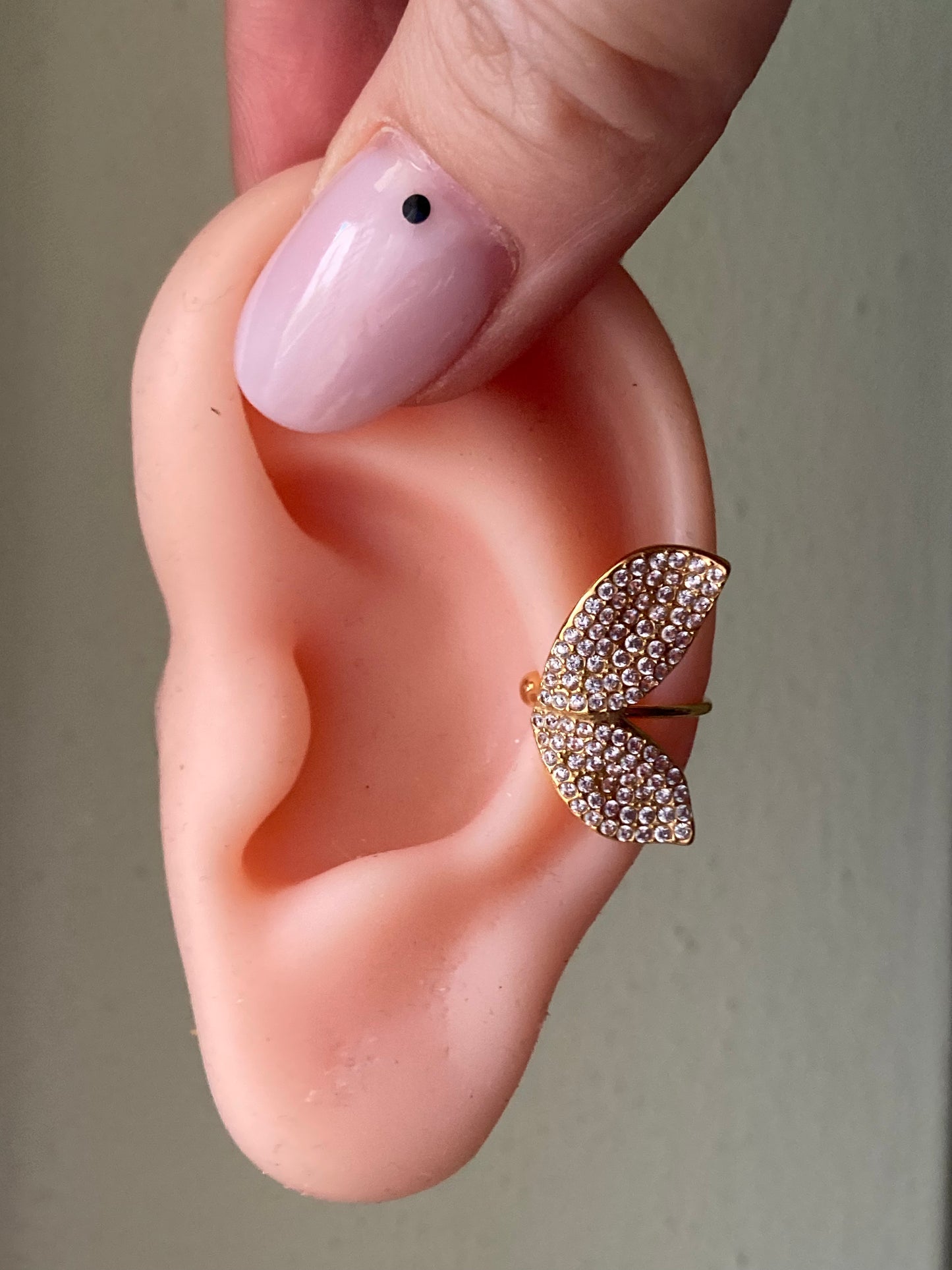 Flutter Glow Earcuff