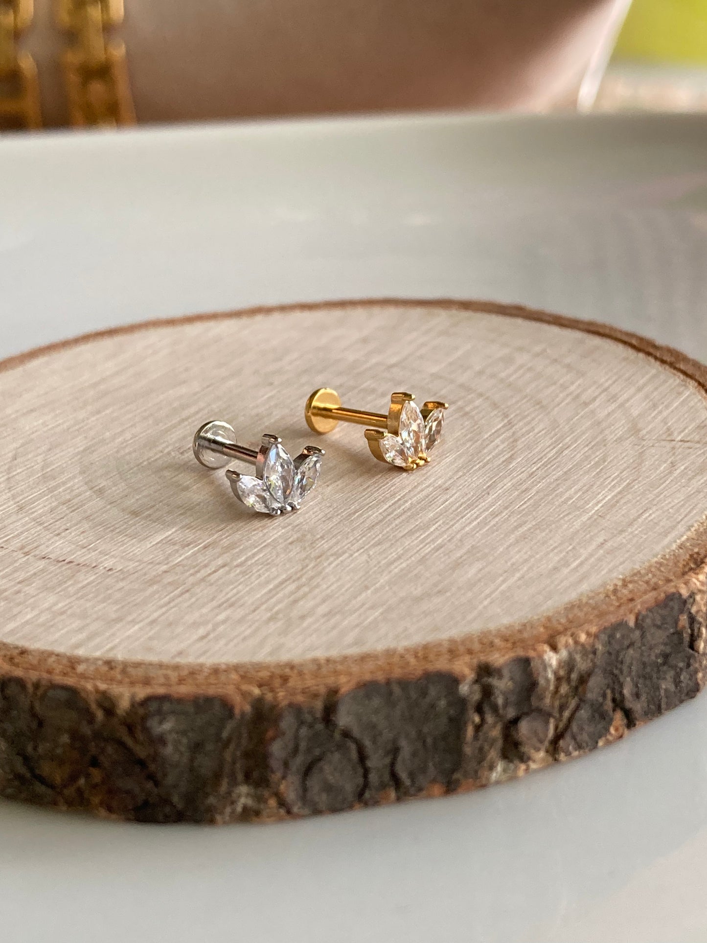 Orecchino Piercing Loto