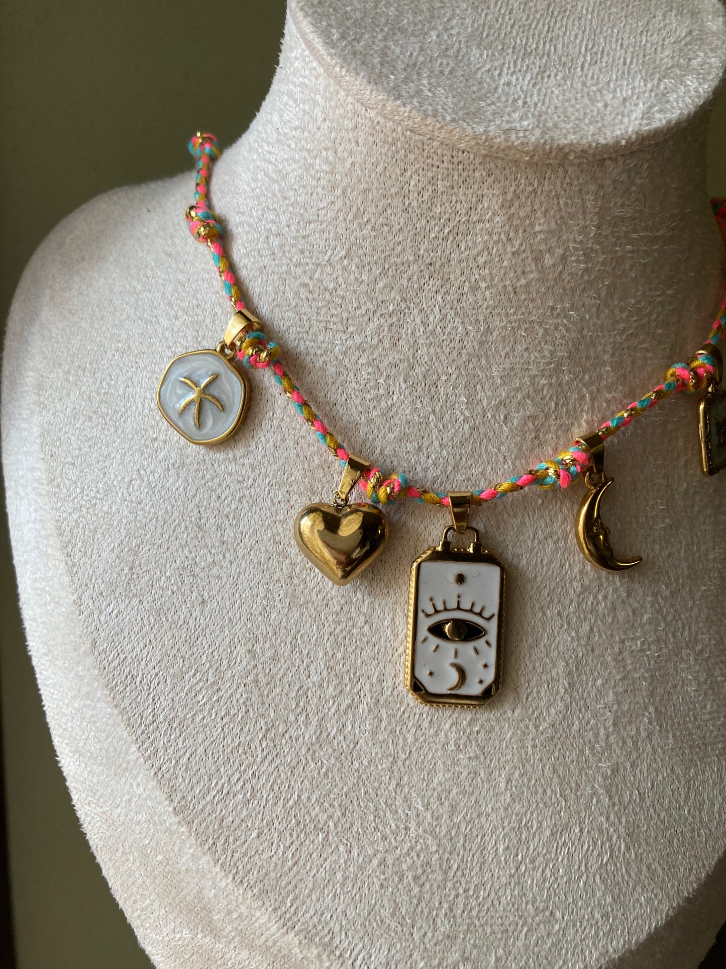 Collanina Kora Cordino Fluo 5 Pendenti