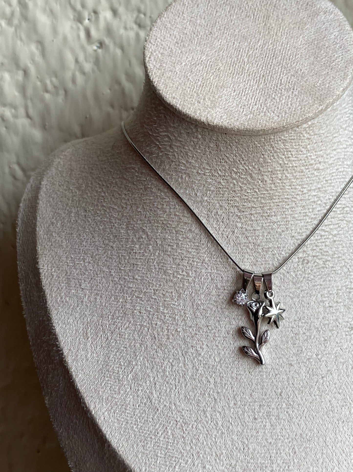 Collana Vega