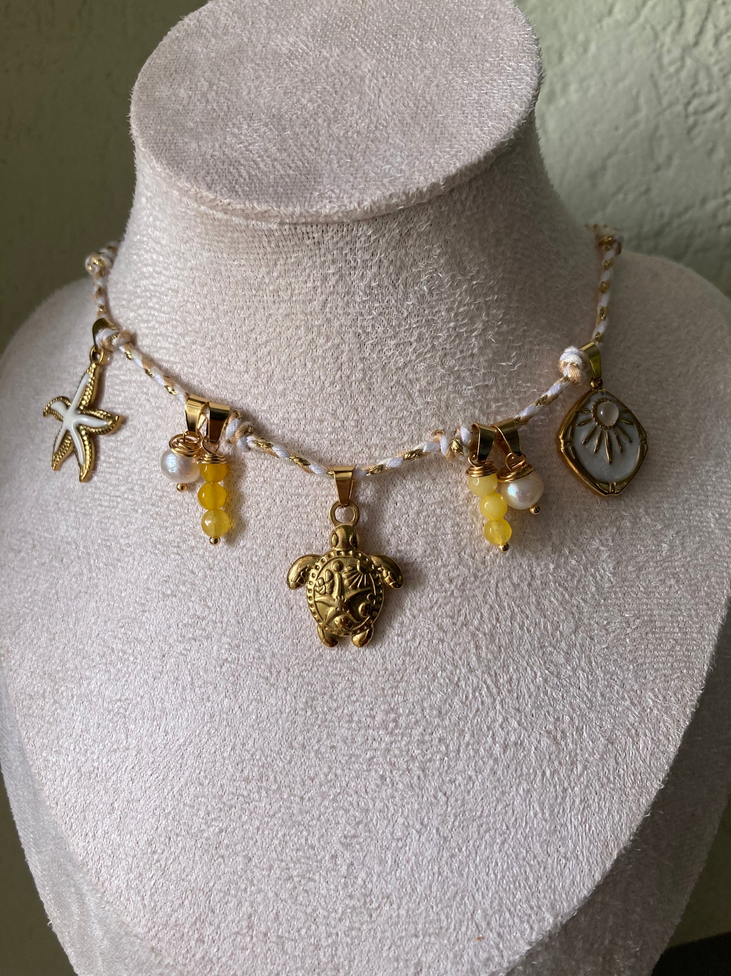 Collanina Kora Cordino Bianco 5 Pendenti