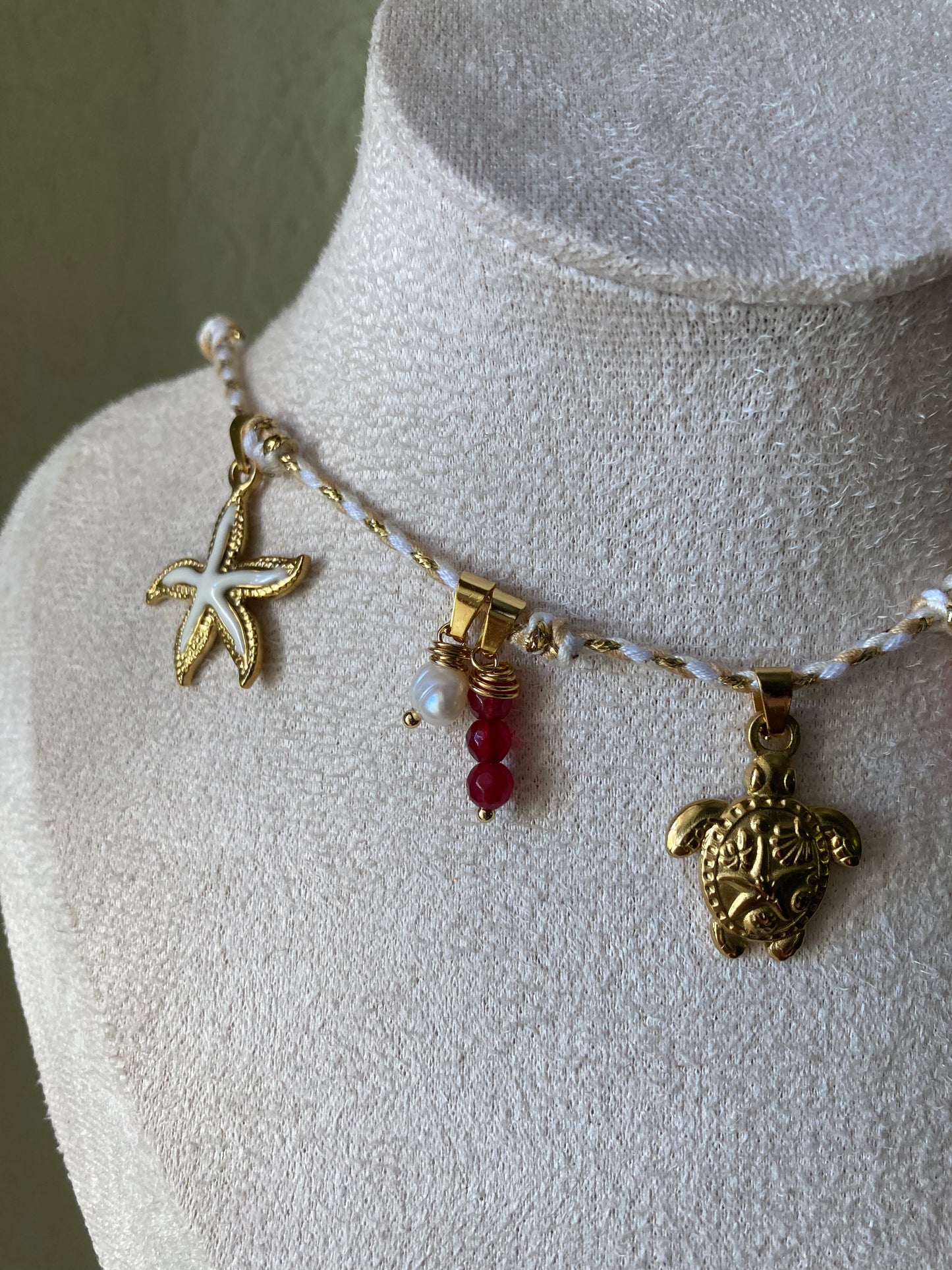 Collanina Kora Cordino Bianco 5 Pendenti