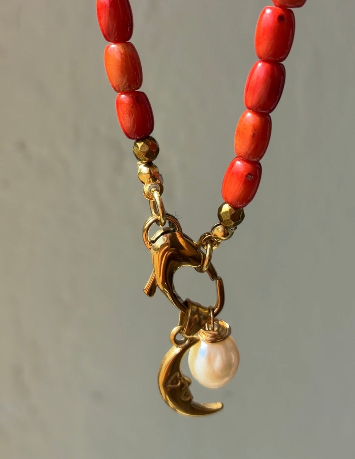 Collana Corallo Bamboo Con Ciondolo Luna e Perla