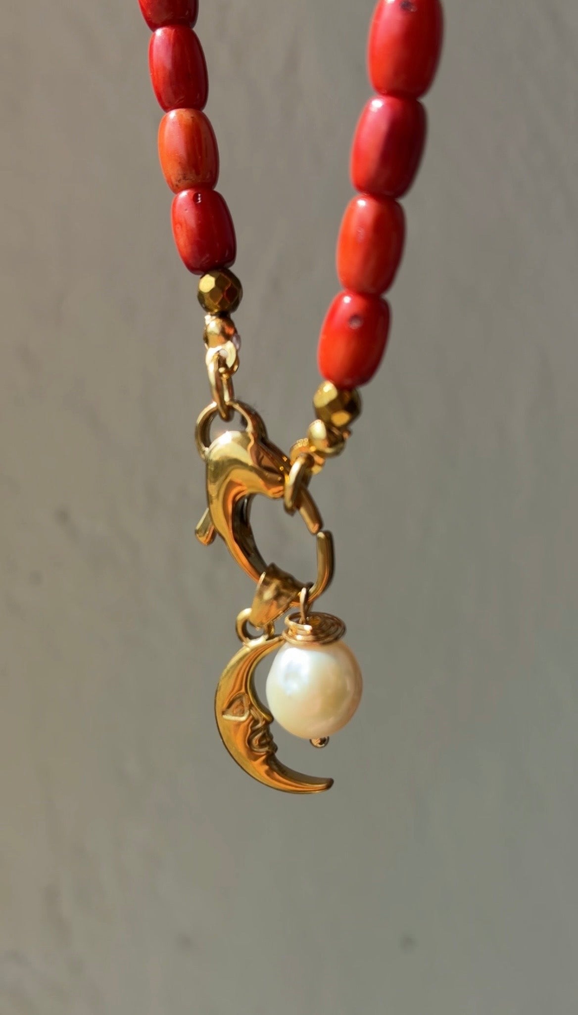 Collana Corallo Bamboo Con Ciondolo Luna e Perla