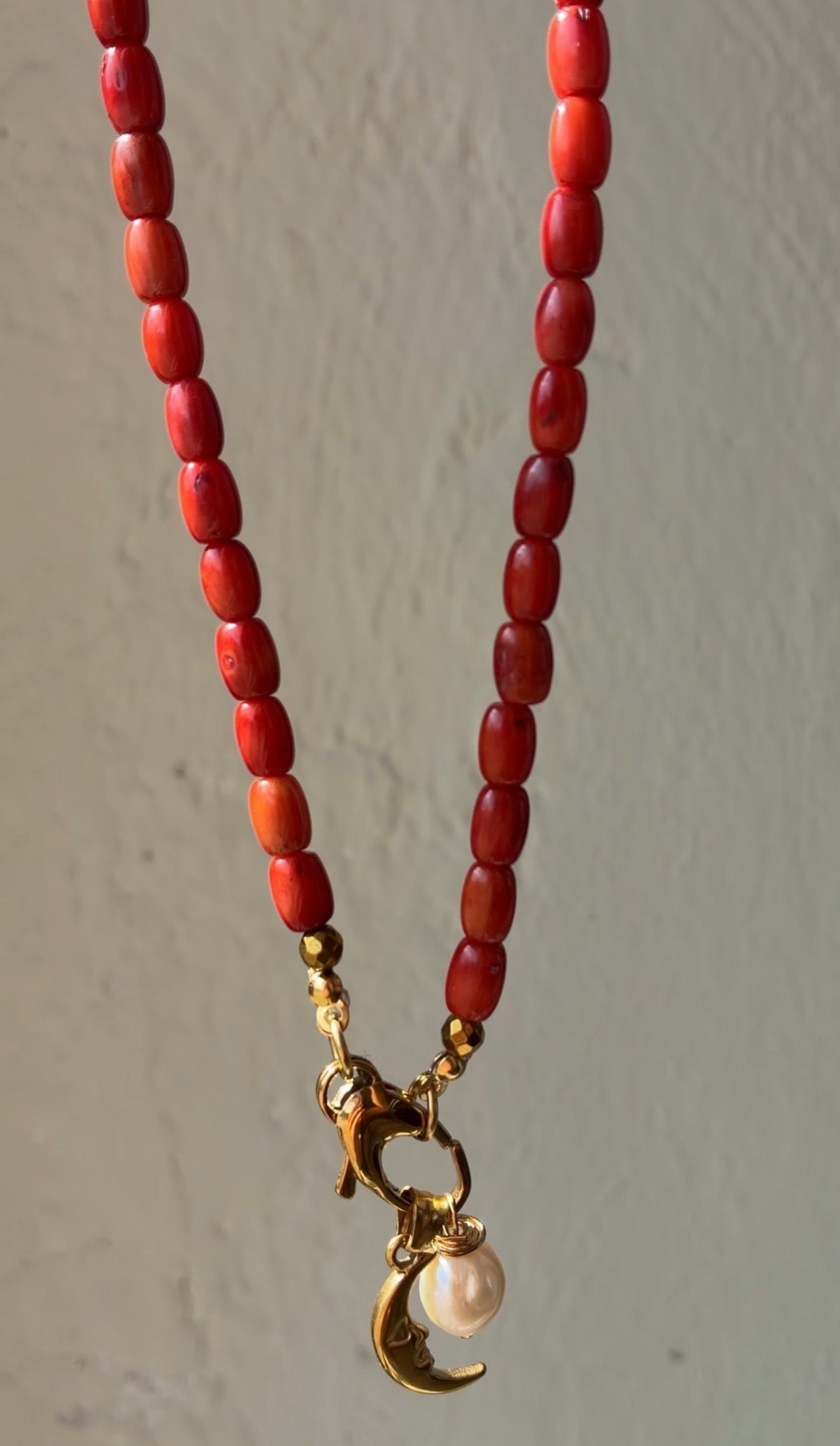 Collana Corallo Bamboo Con Ciondolo Luna e Perla