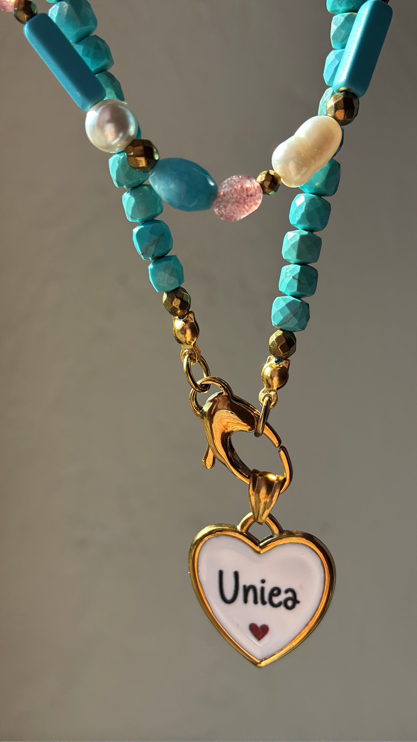 Collana Girocollo Pasta di Turchese Sfaccettata con Pendente in Acciaio