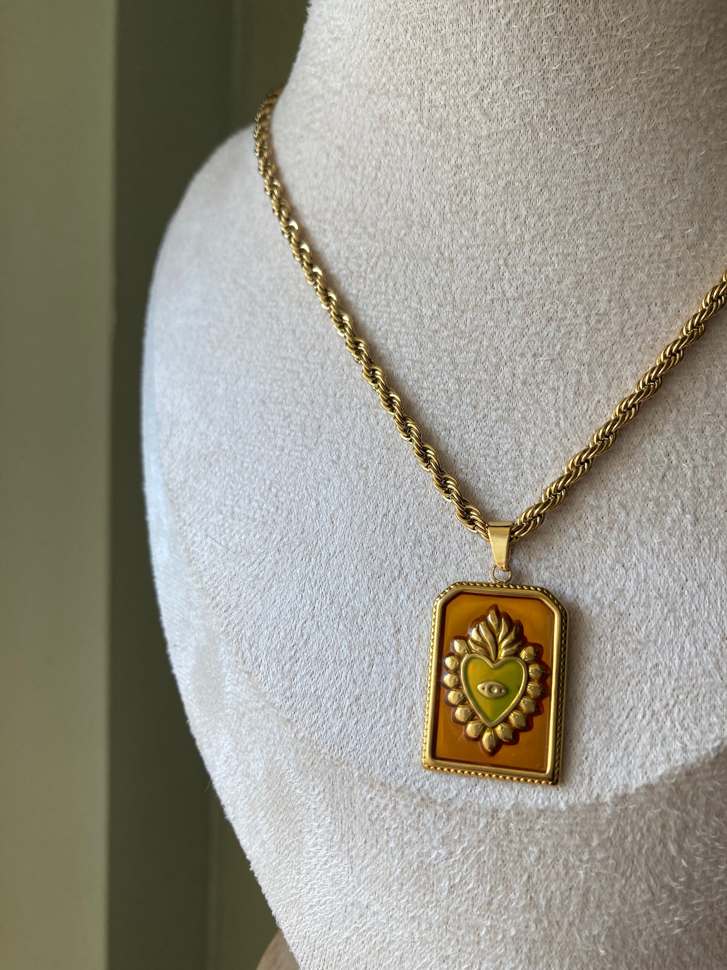 Collana Cuore Sacro 3 Colori