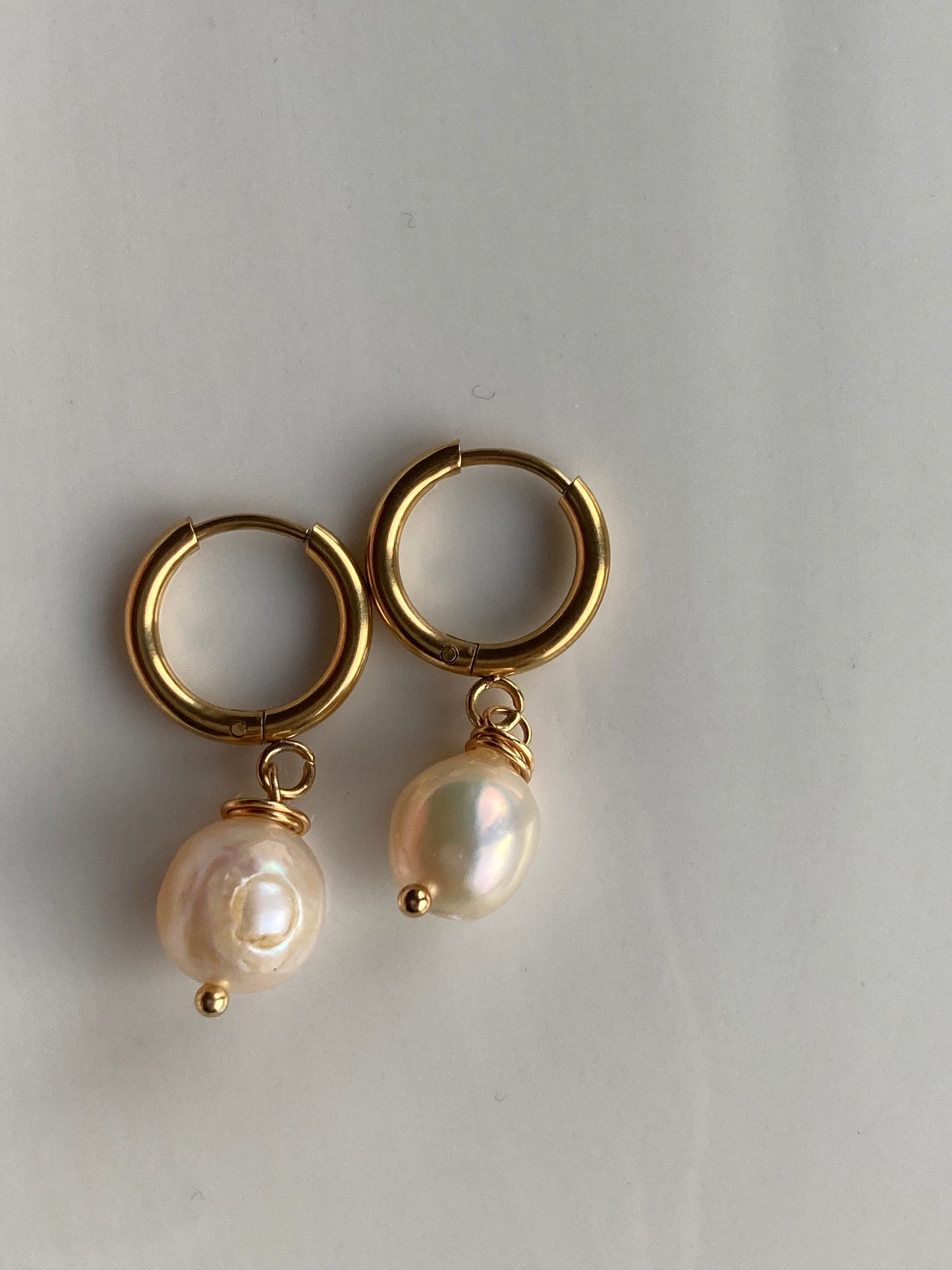 Piccoli Cerchi con Perla di Fiume
