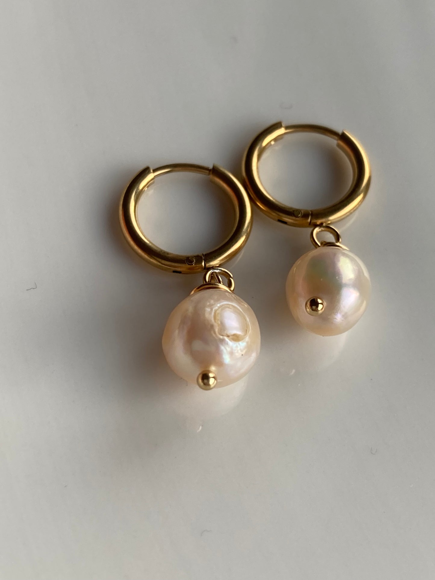 Piccoli Cerchi con Perla di Fiume