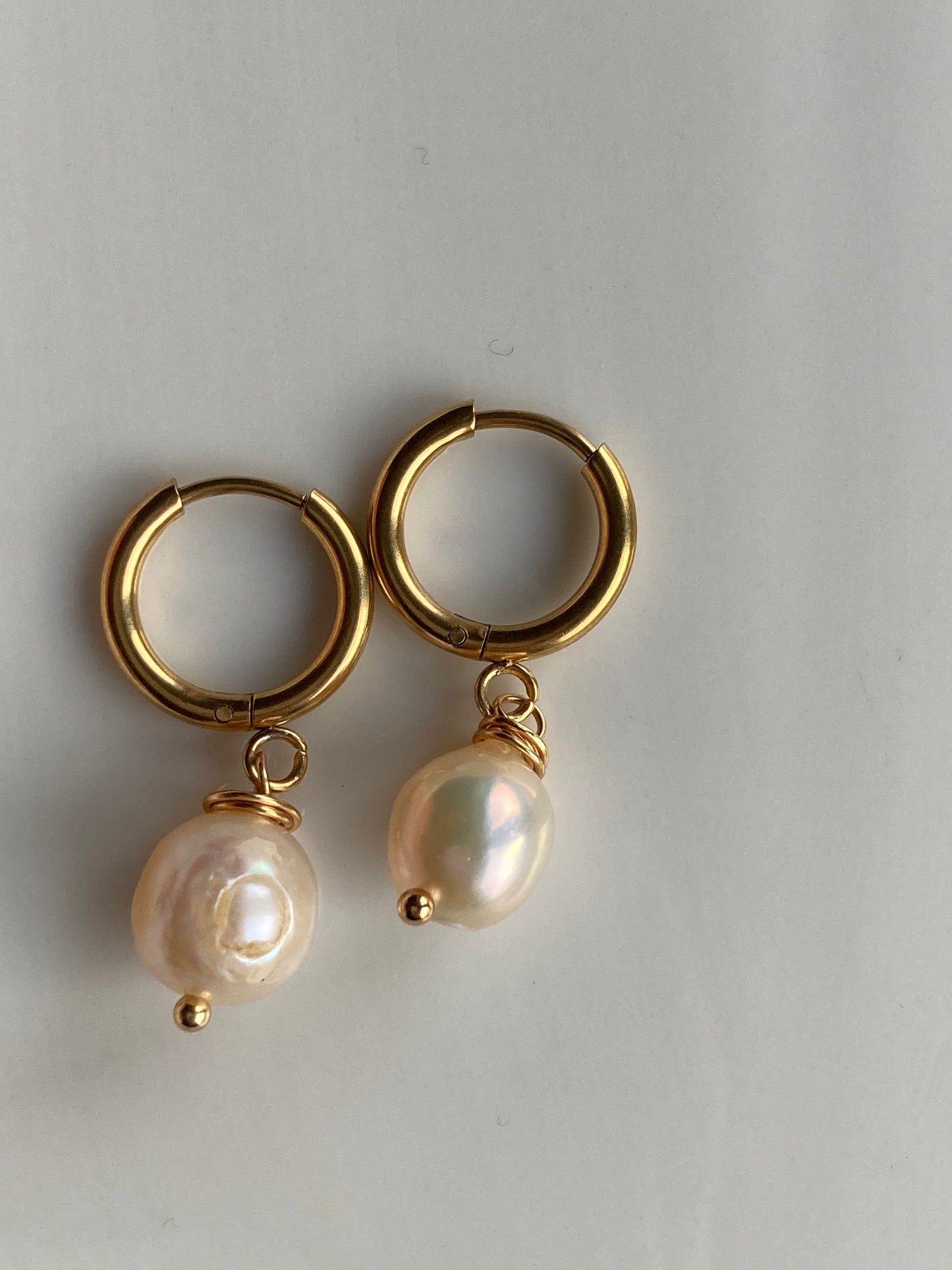 Piccoli Cerchi con Perla di Fiume