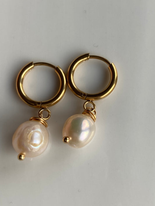 Piccoli Cerchi con Perla di Fiume